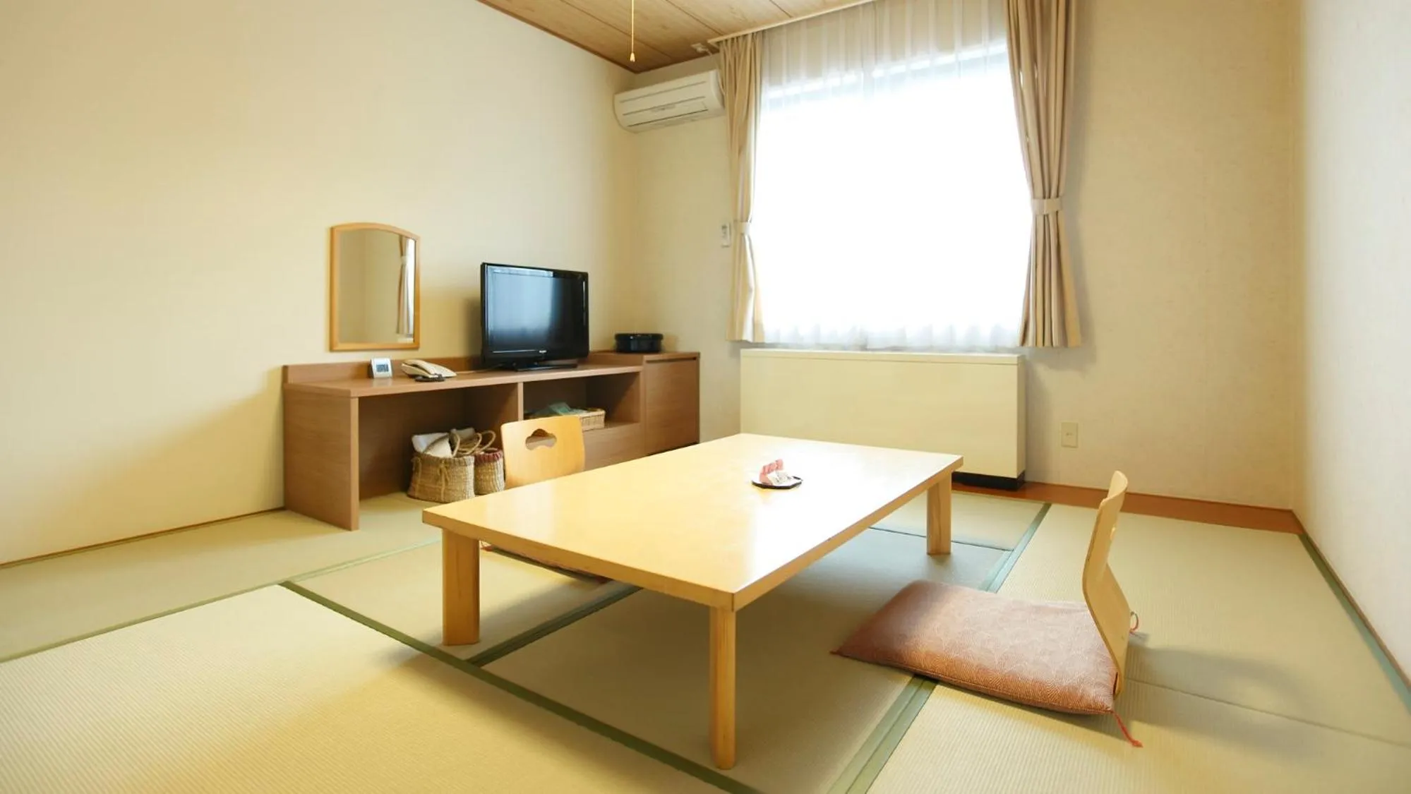Photo of the whole room in Apikogen Mori no Hotel