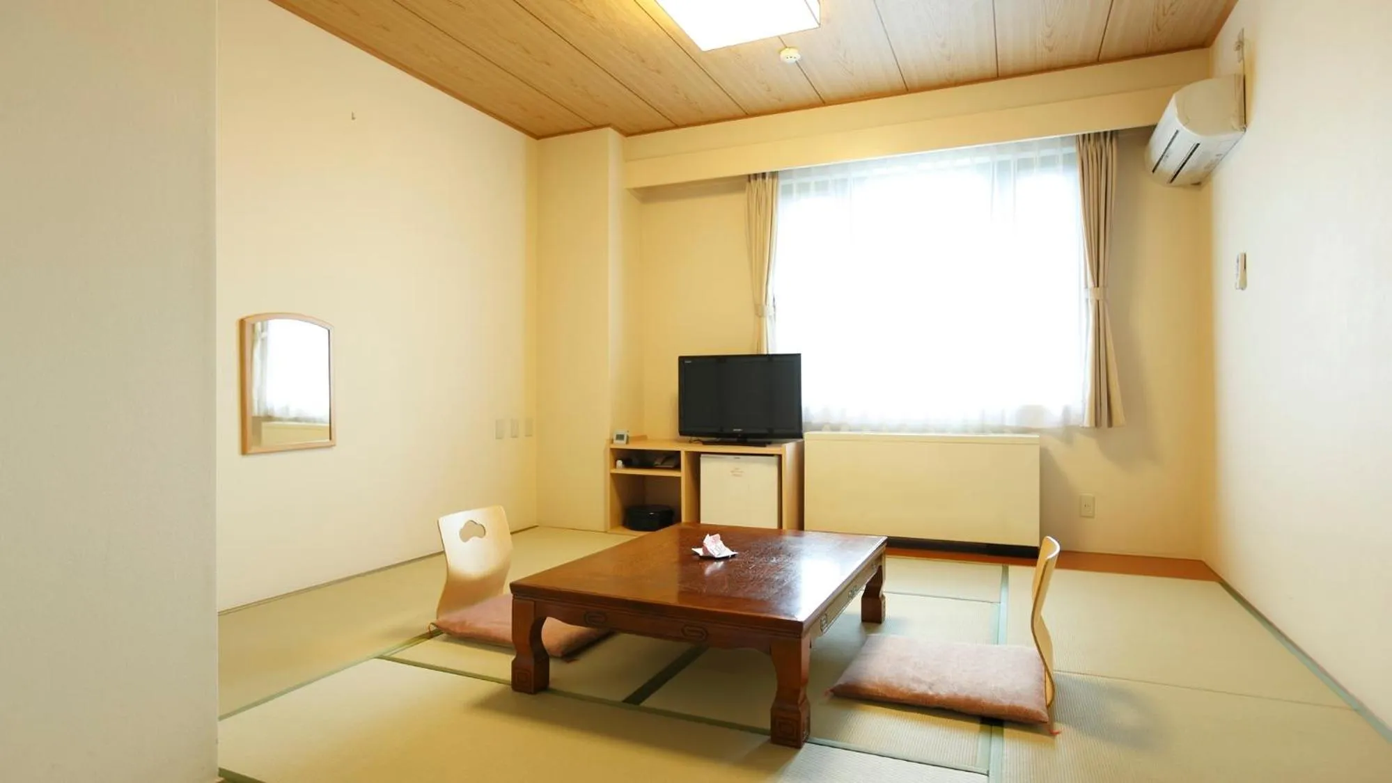 Photo of the whole room in Apikogen Mori no Hotel