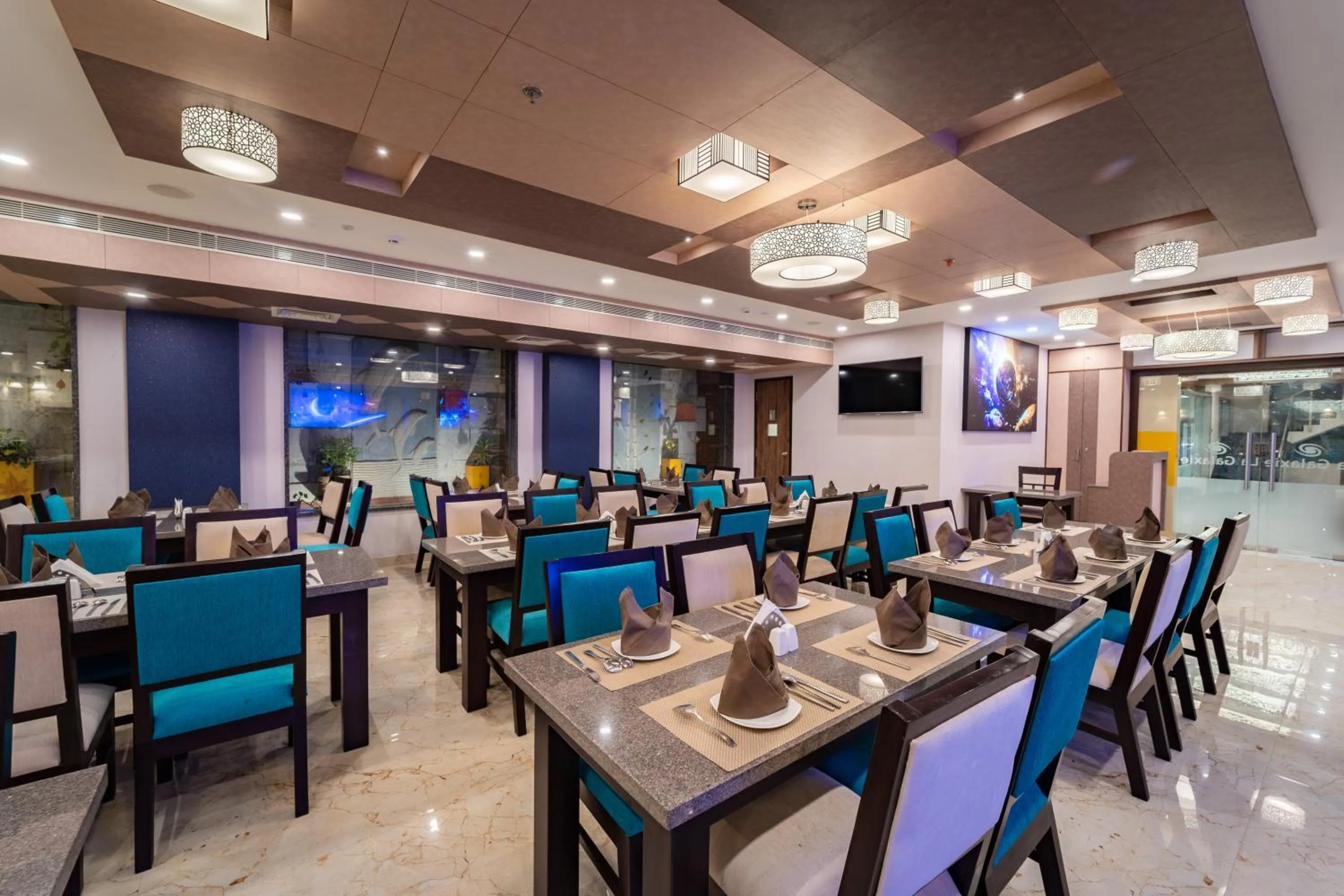 Restaurant/places to eat in La Grrande Malar - The Boutique Hotel Pondicherry