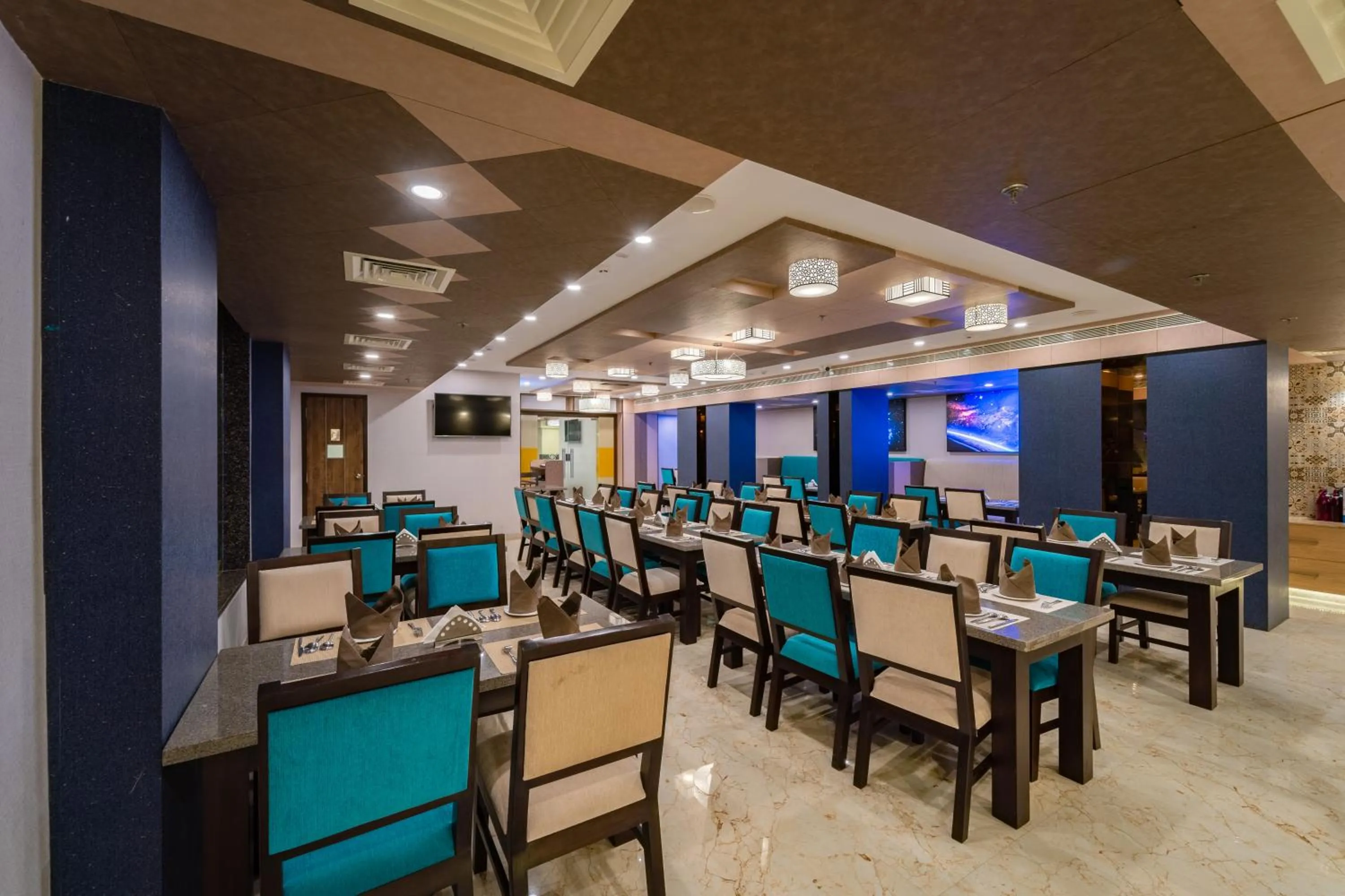 Restaurant/places to eat in La Grrande Malar - The Boutique Hotel Pondicherry