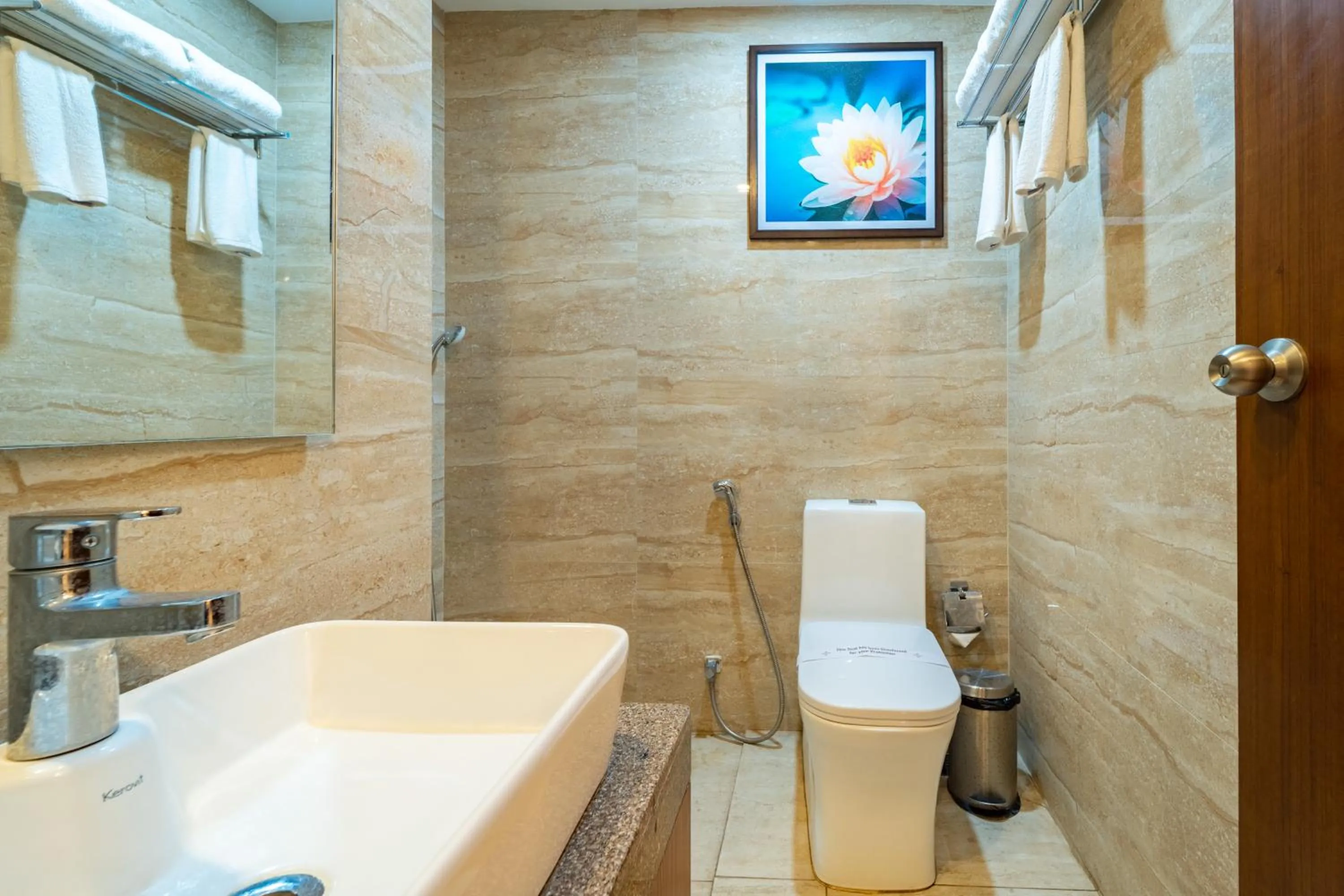 Bathroom in La Grrande Malar - The Boutique Hotel Pondicherry