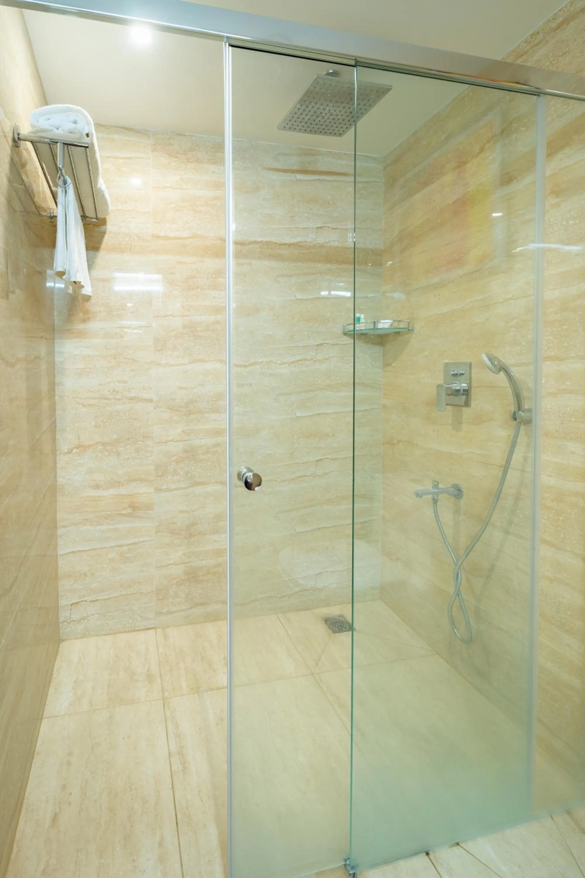 Bathroom in La Grrande Malar - The Boutique Hotel Pondicherry