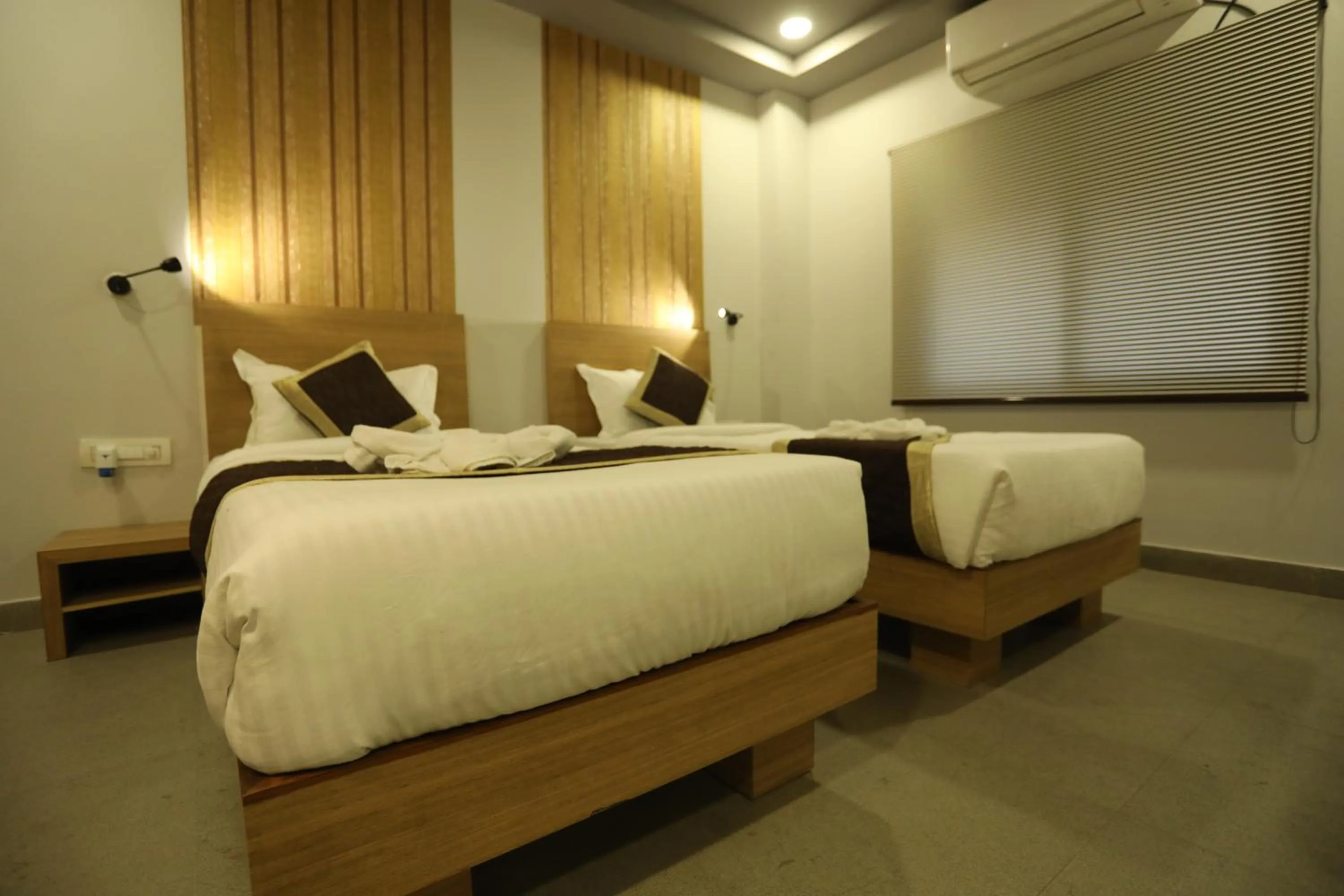 Bedroom, Bed in VIPs Hotel Olive