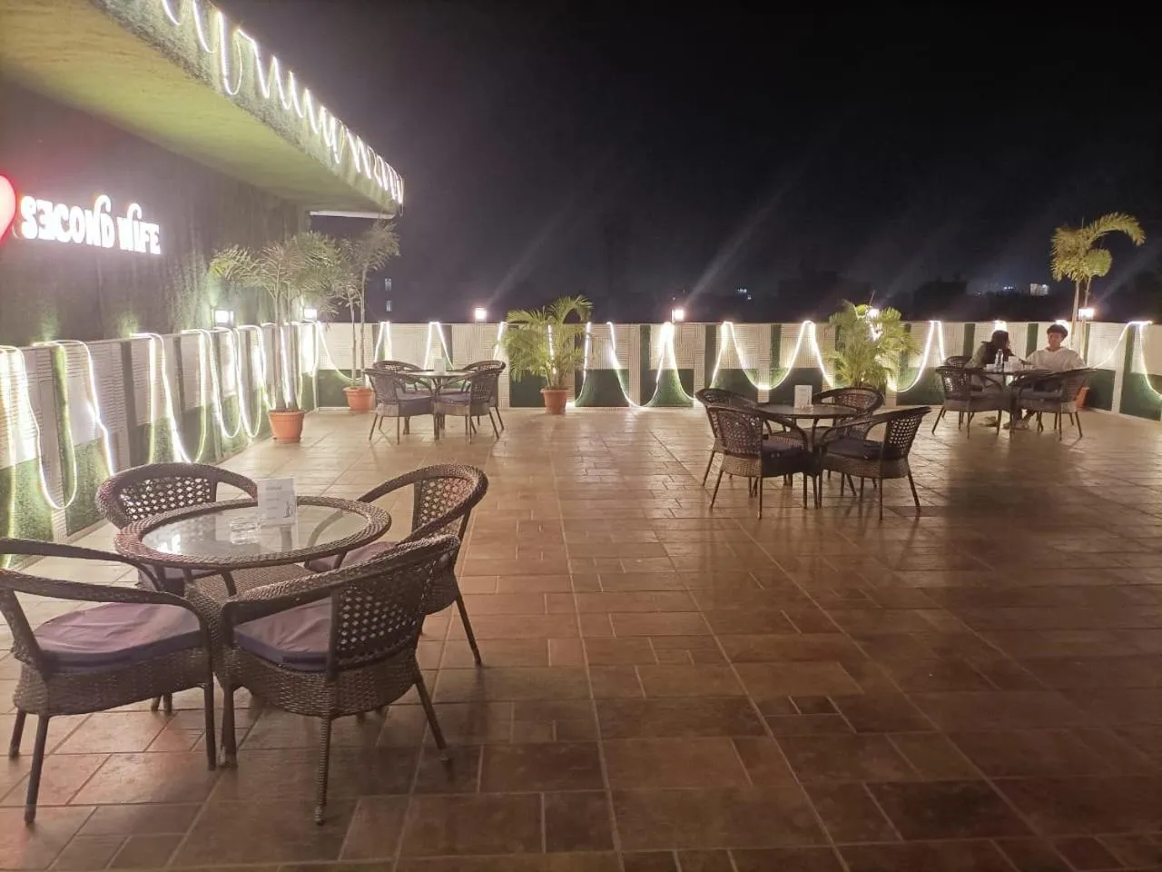 Restaurant/places to eat in VIPs Hotel Olive