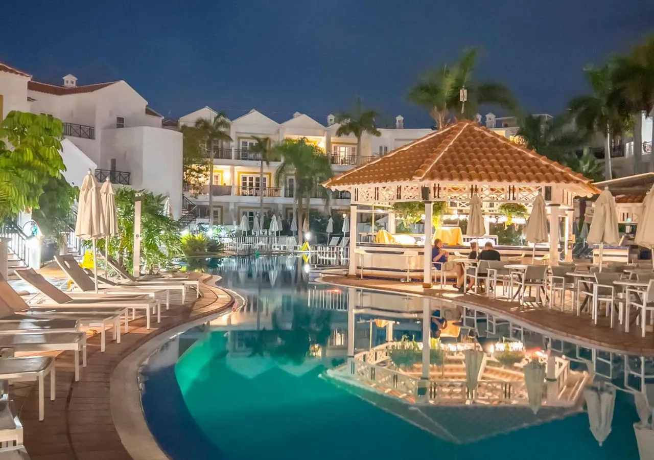 Property building in Apartamentos Parque del Sol