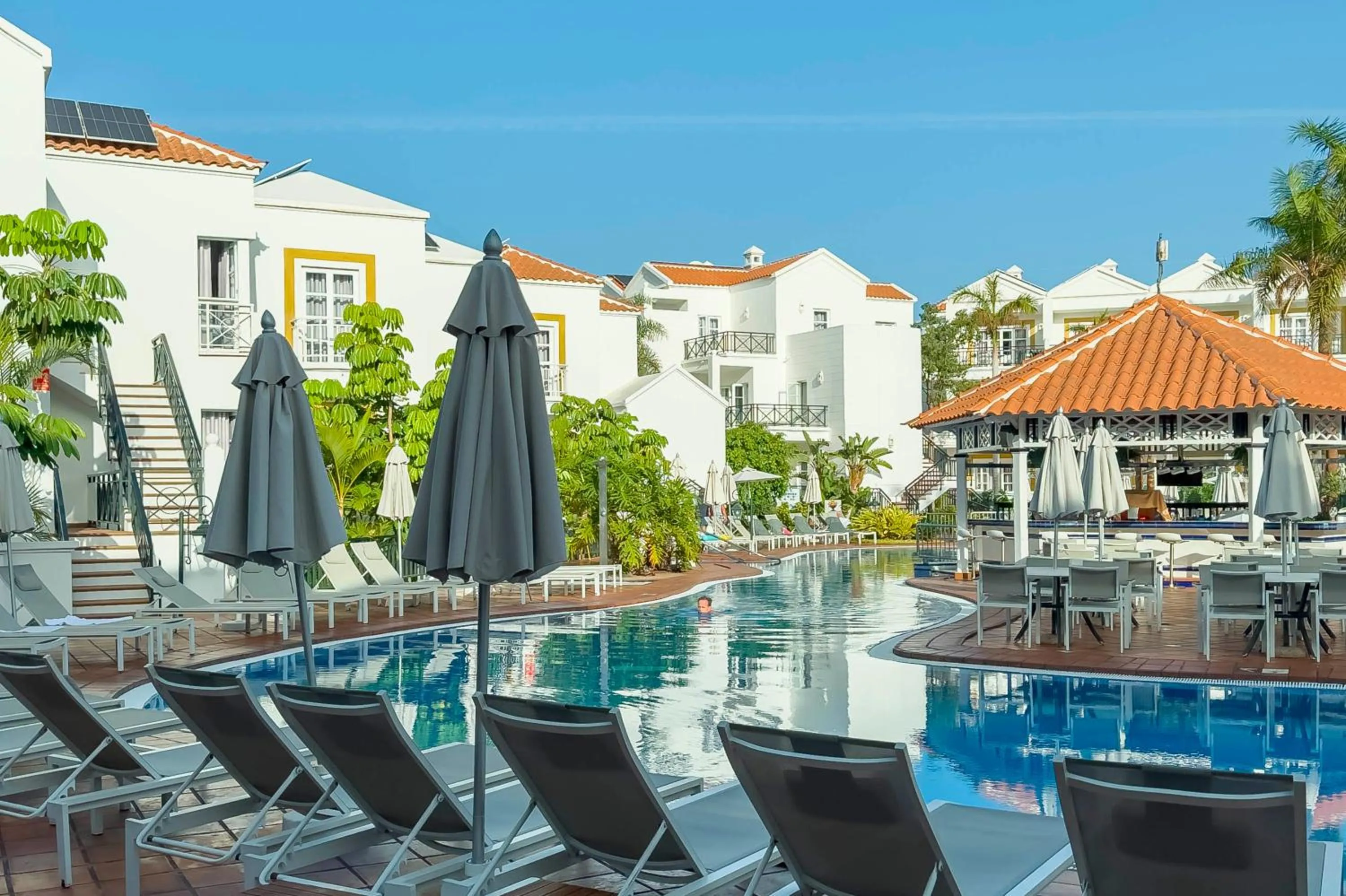 Property building in Apartamentos Parque del Sol