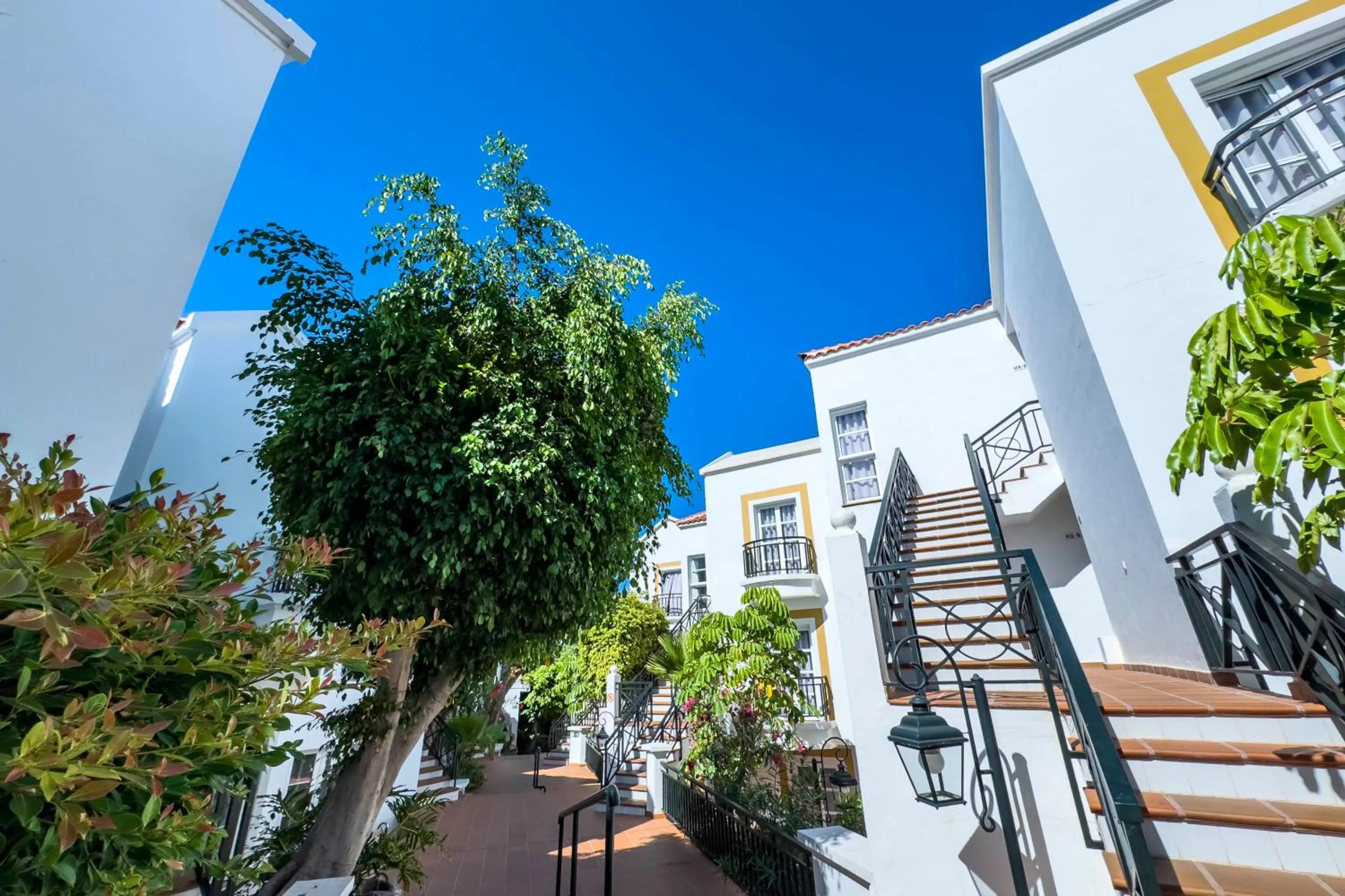 Property building in Apartamentos Parque del Sol