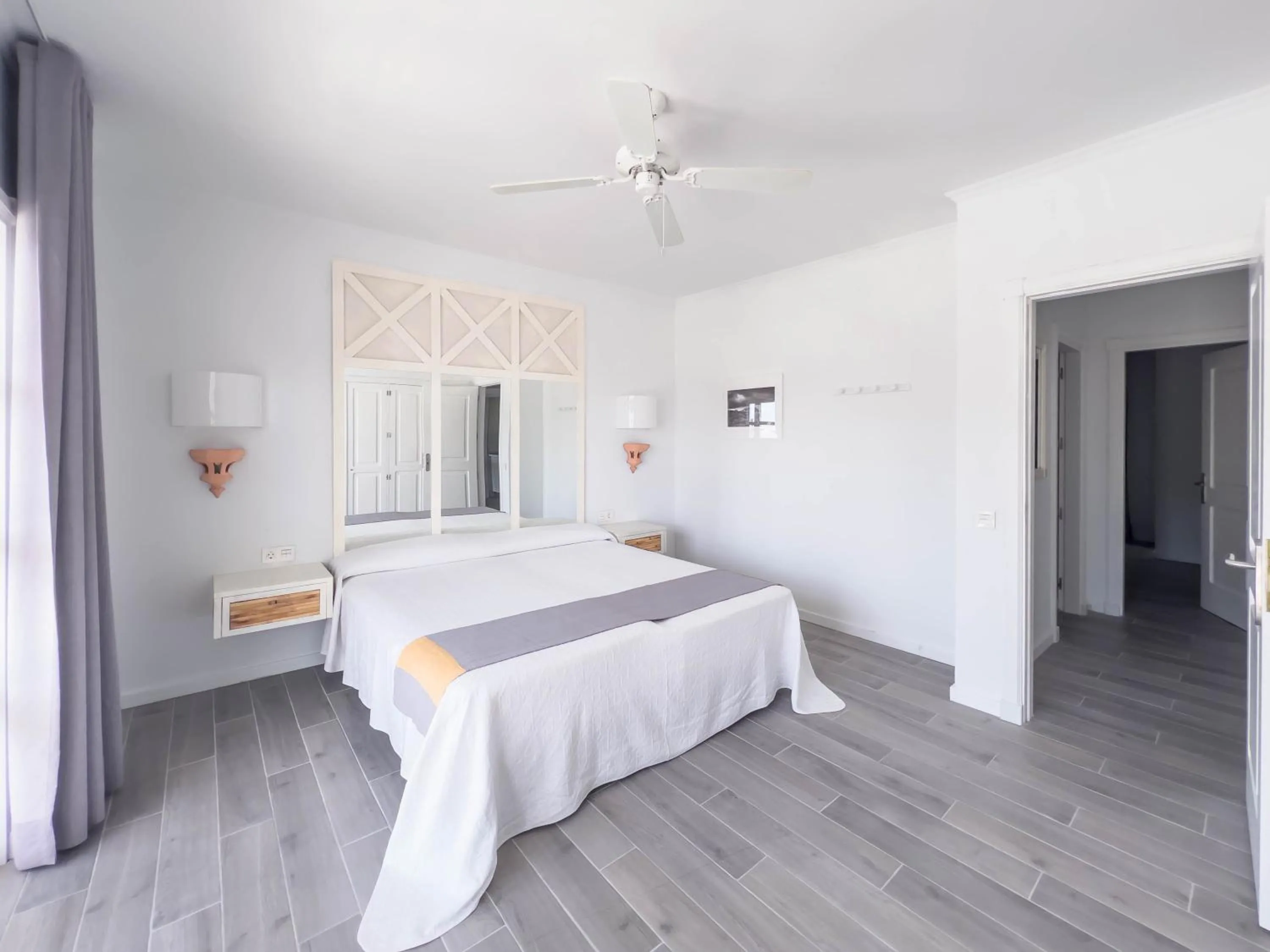 Bedroom, Bed in Apartamentos Parque del Sol