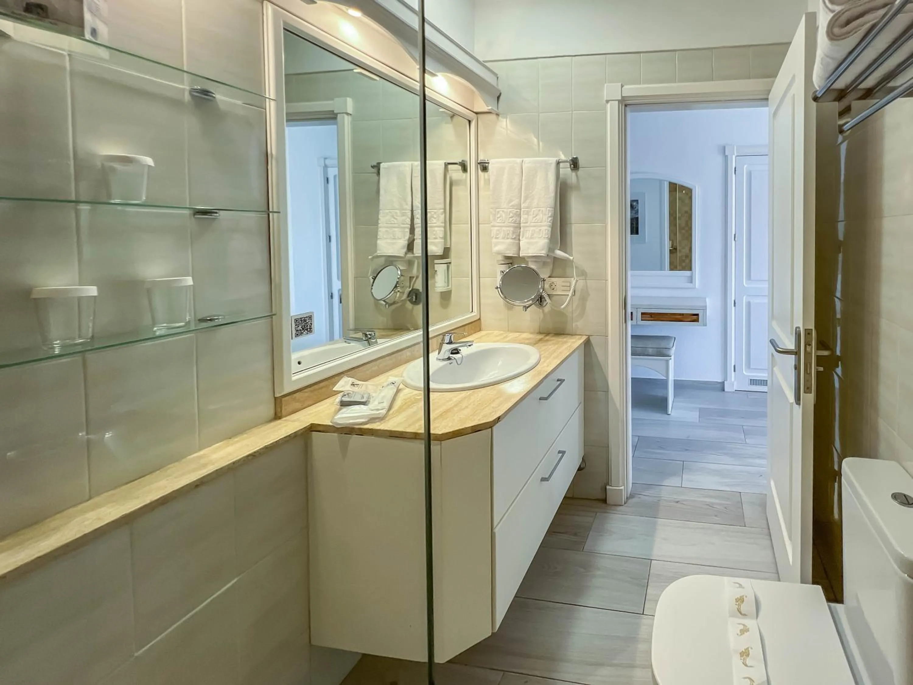 Bathroom in Apartamentos Parque del Sol