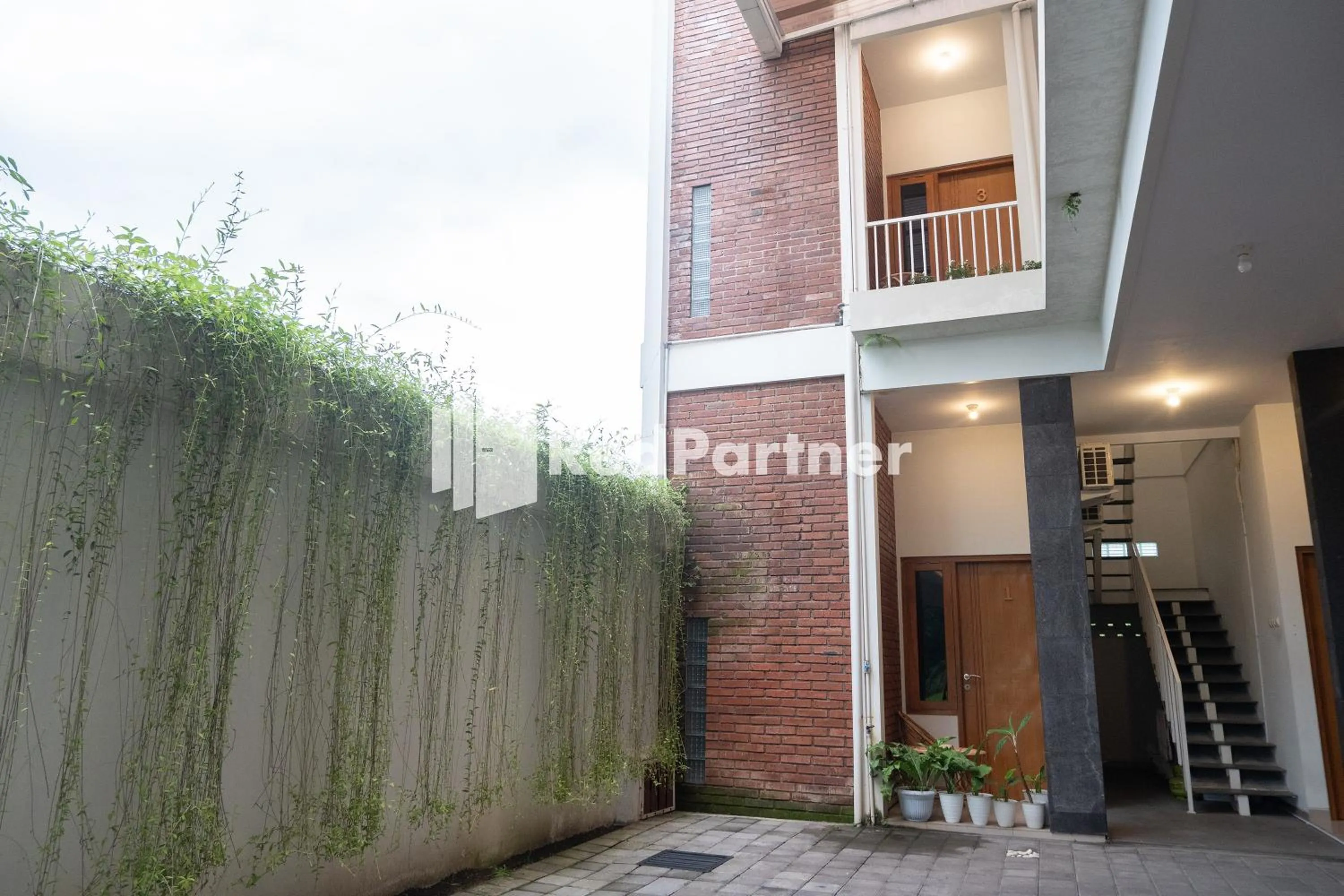 Property building in Twin House near UII Yogyakarta Mitra RedDoorz