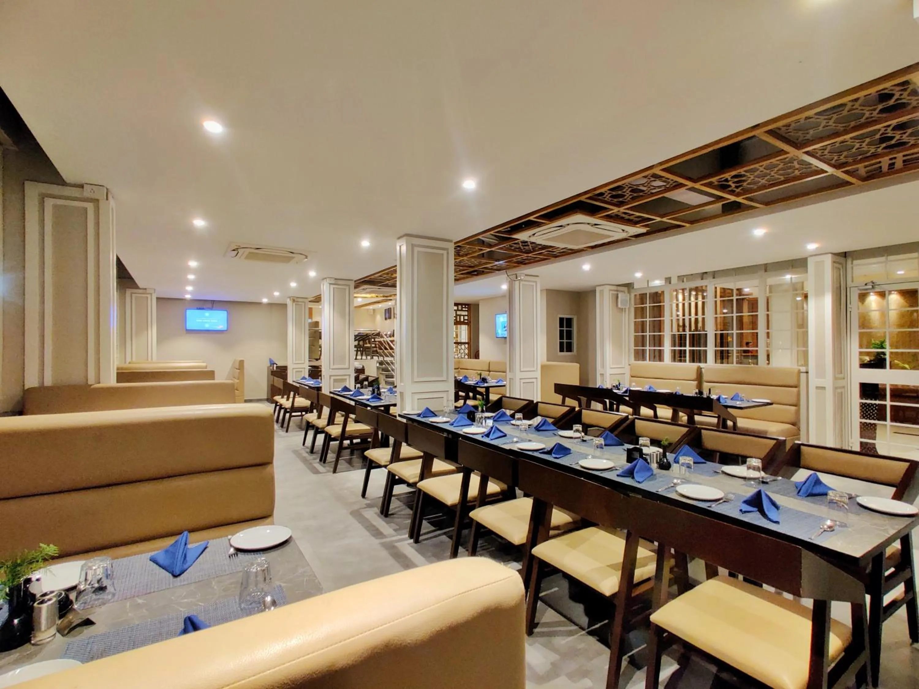 Restaurant/places to eat in Pushpam Sanskruti Resort Karjat