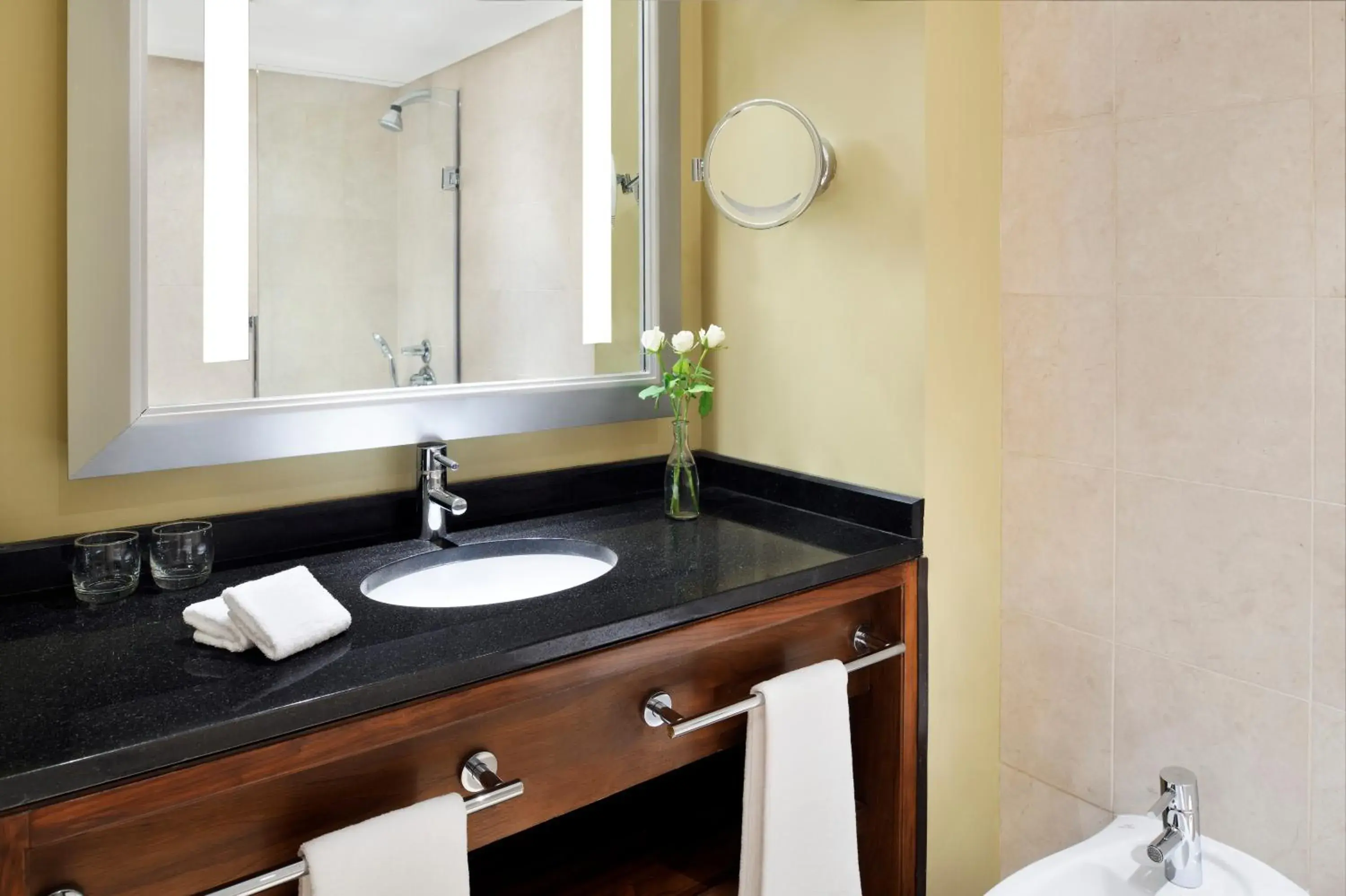 Classic King Room in InterContinental Amman Jordan by IHG Classic King Room in InterContinental Amman Jordan by IHG