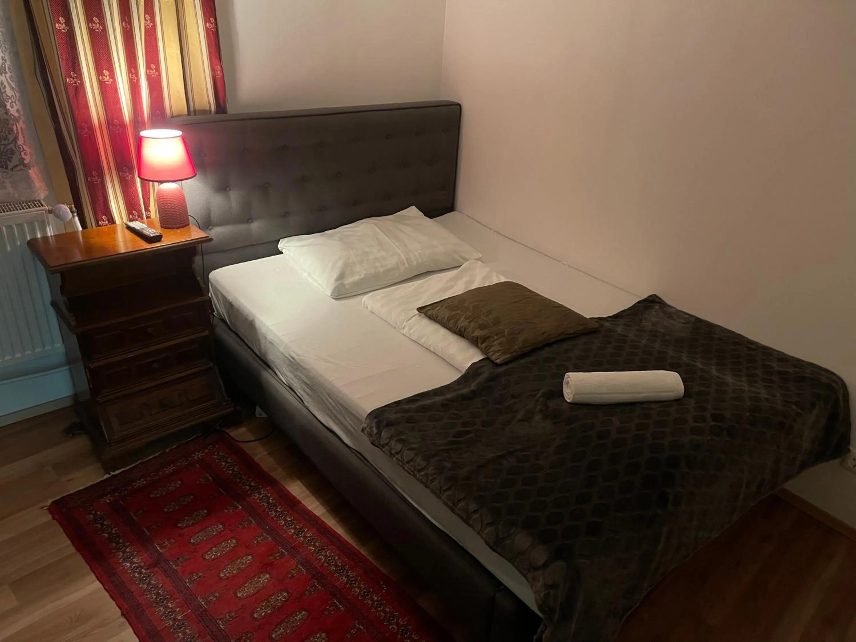 Bed in Corso, Zimmer & Cafe, Hotel Garni