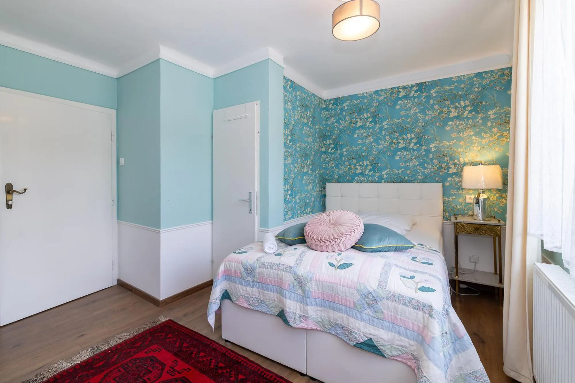 Bed in Corso, Zimmer & Cafe, Hotel Garni