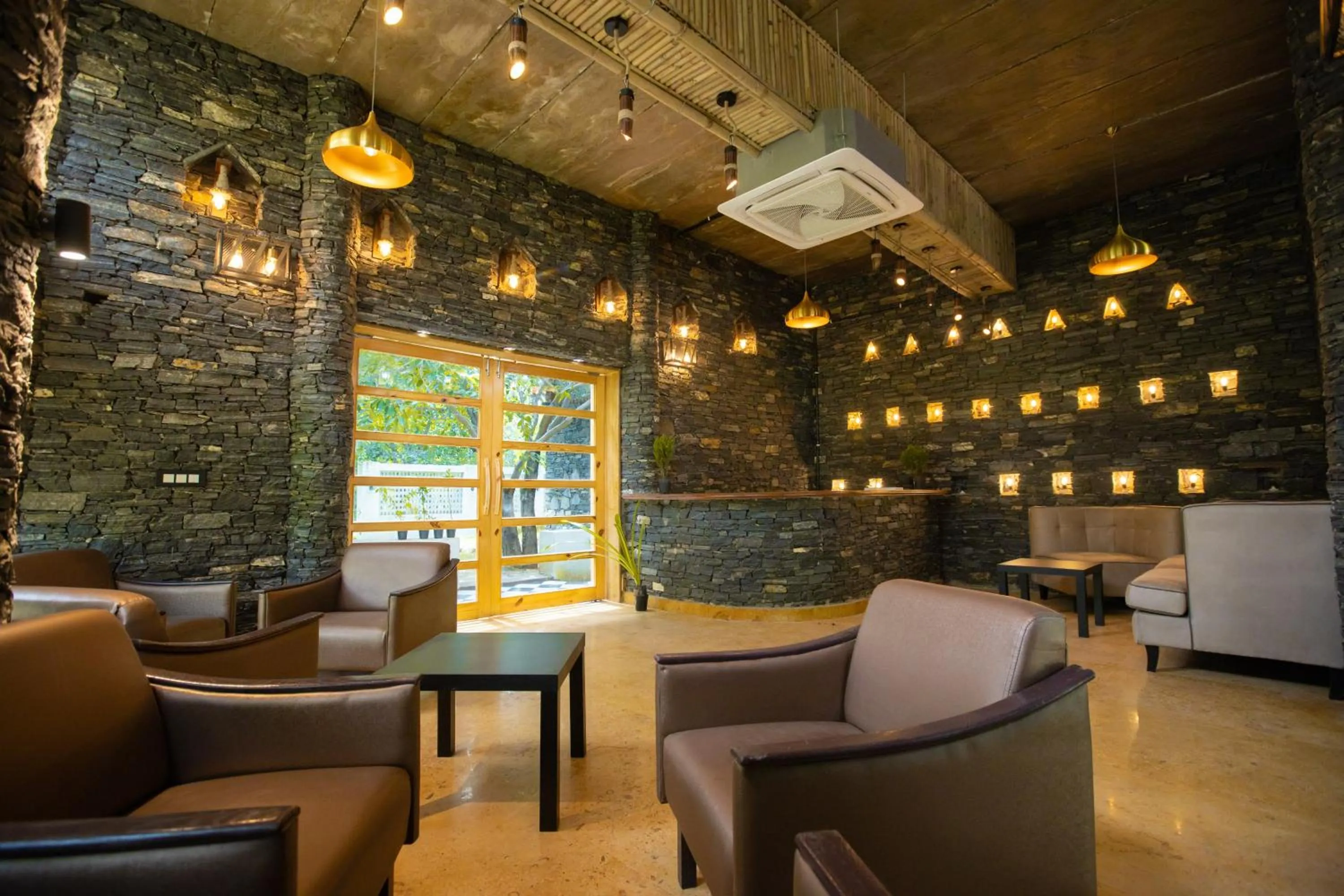 Restaurant/places to eat in Nature Village Resort