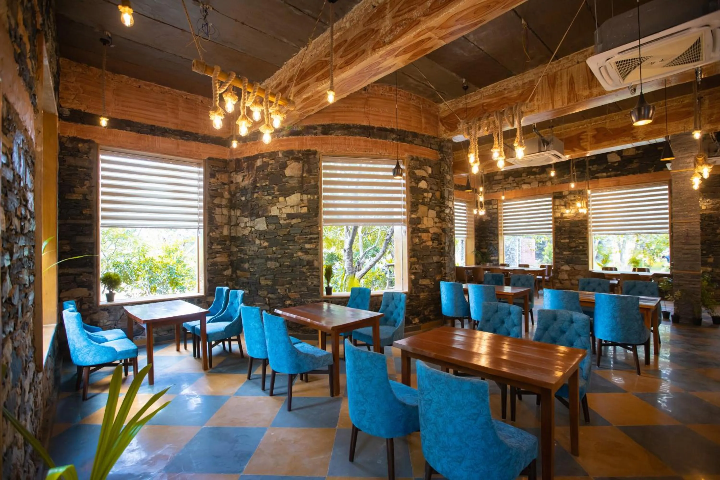 Restaurant/places to eat in Nature Village Resort