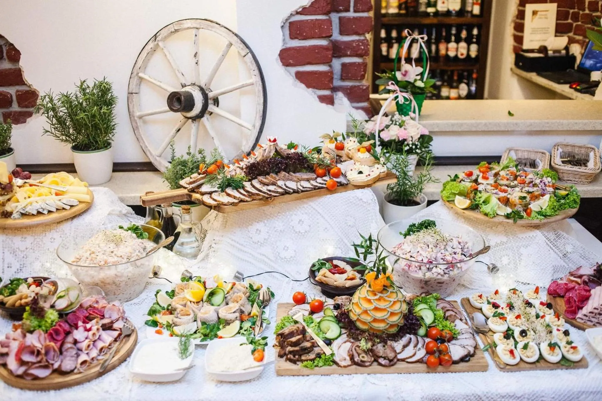 Restaurant/places to eat in Dworek Złoty Róg Hotel i Restauracja