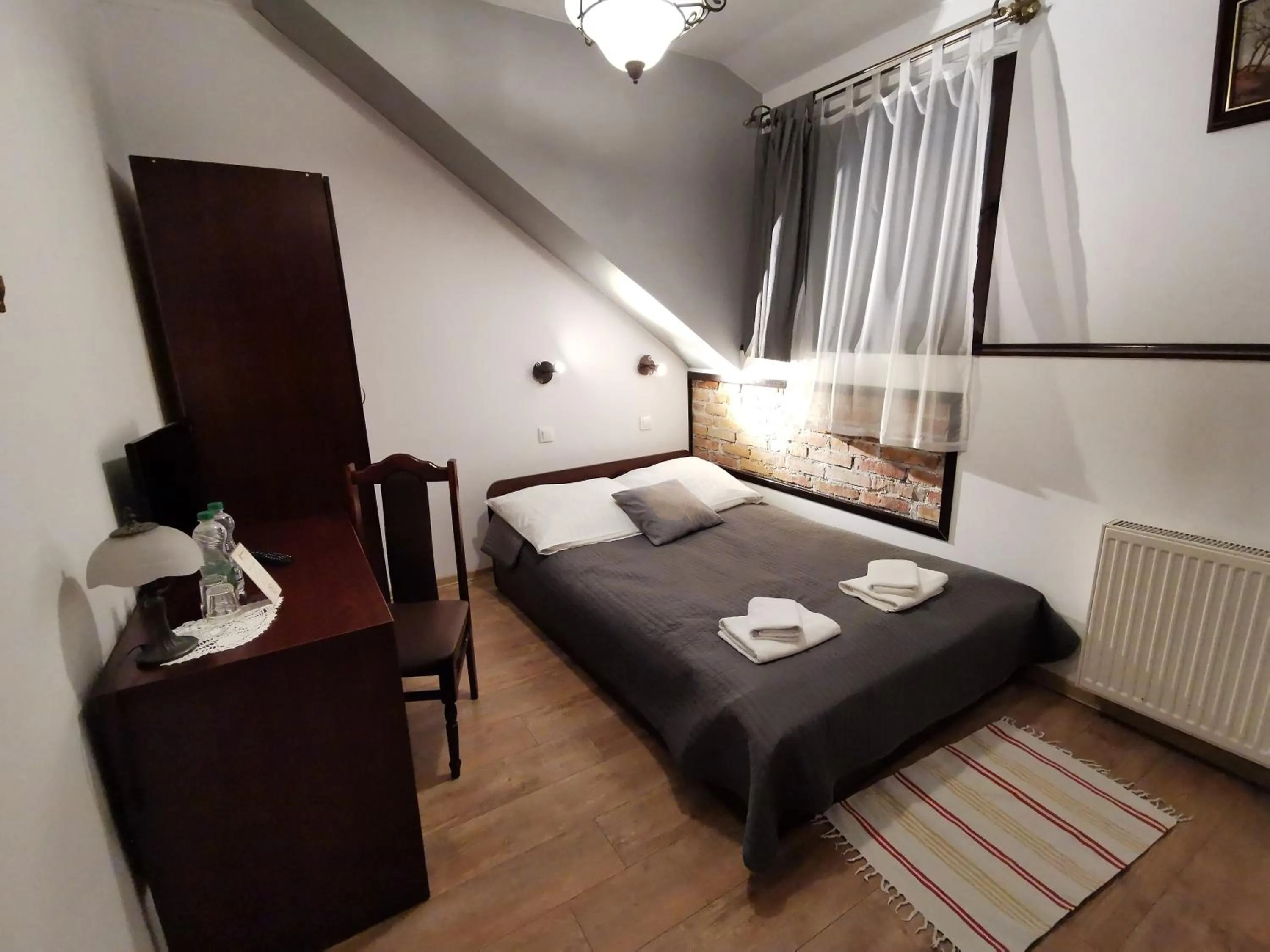 Bed in Dworek Złoty Róg Hotel i Restauracja