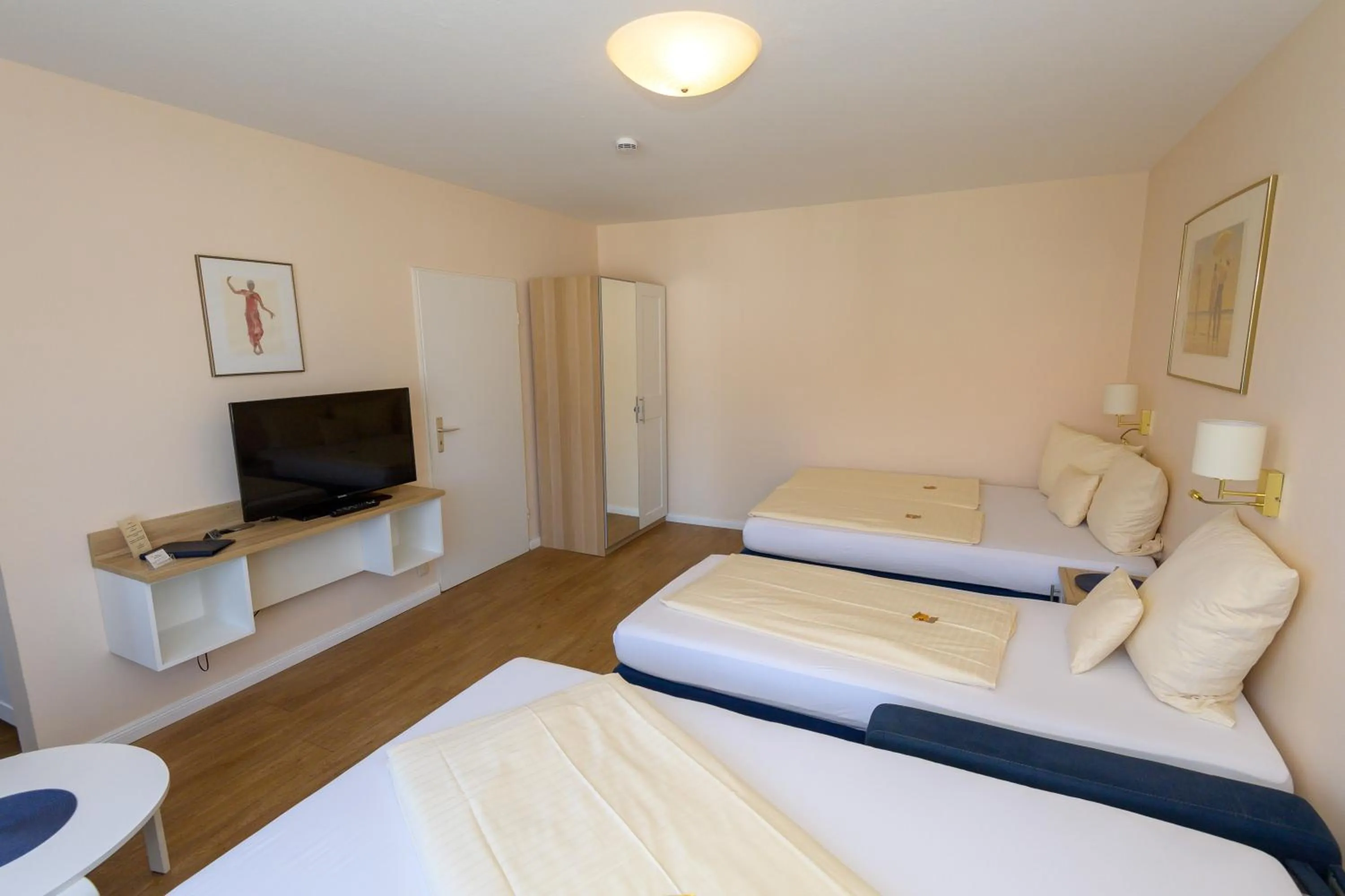 Photo of the whole room, Bed in Bremer Apartmenthotel Superior