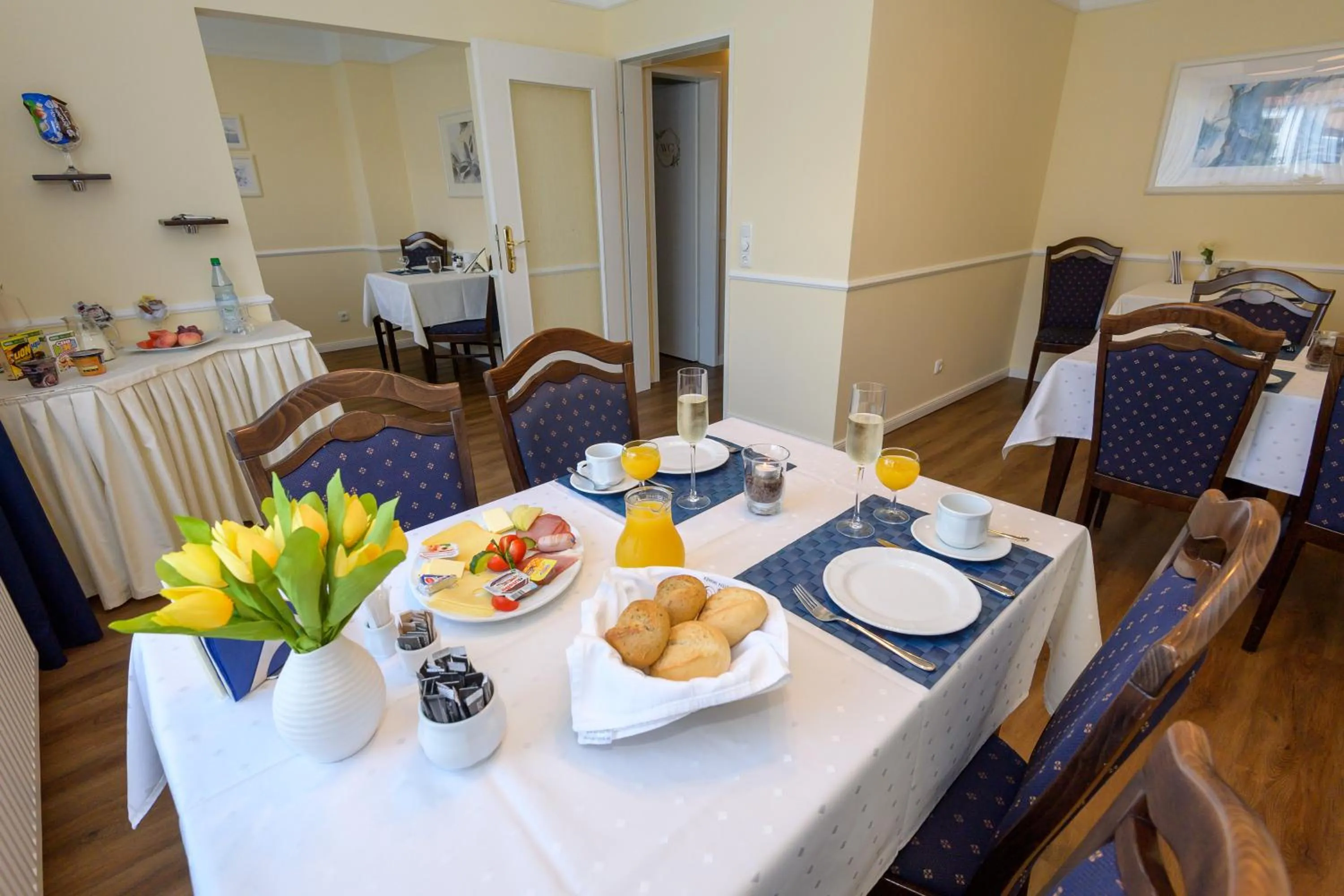 Breakfast in Bremer Apartmenthotel Superior