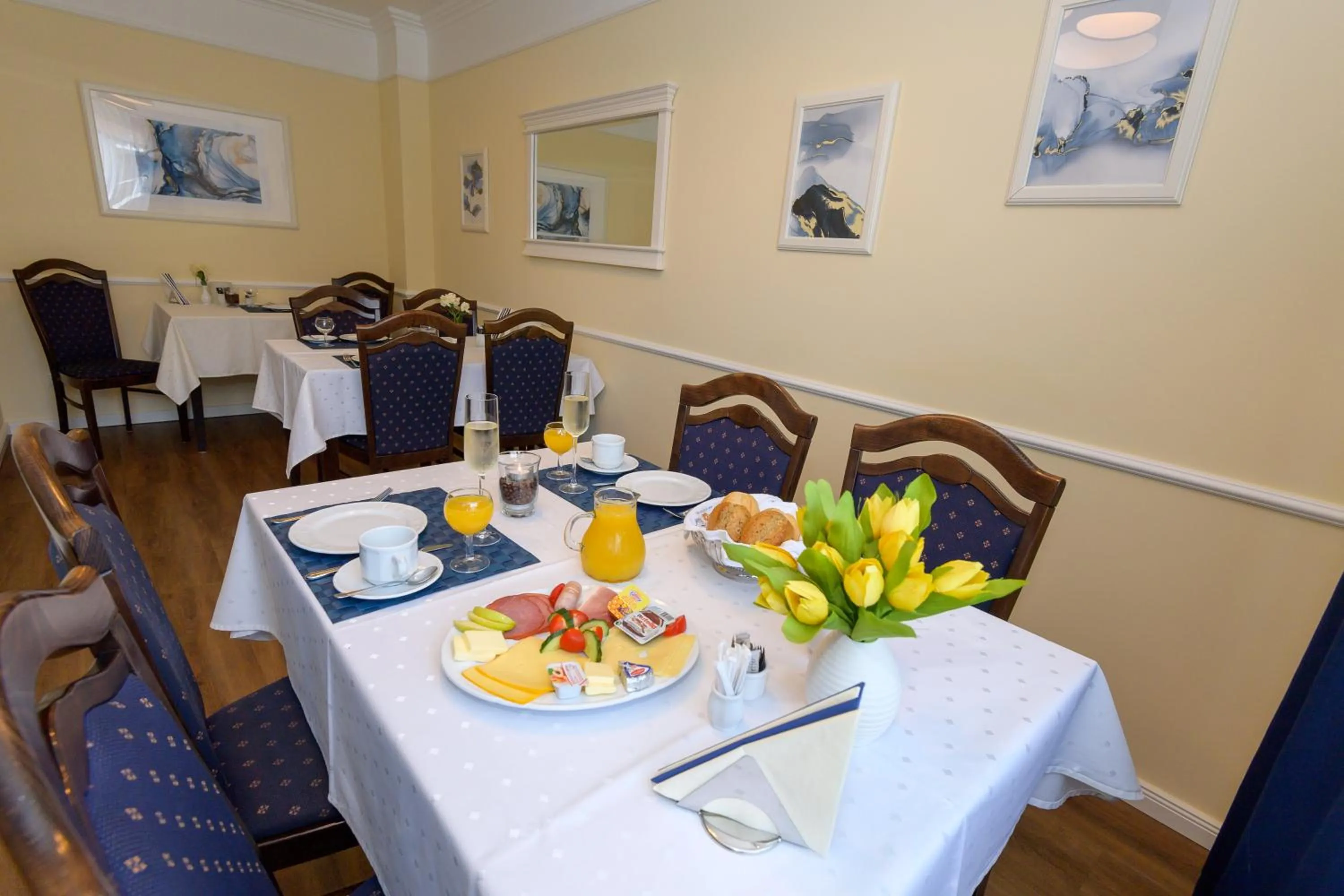 Breakfast in Bremer Apartmenthotel Superior