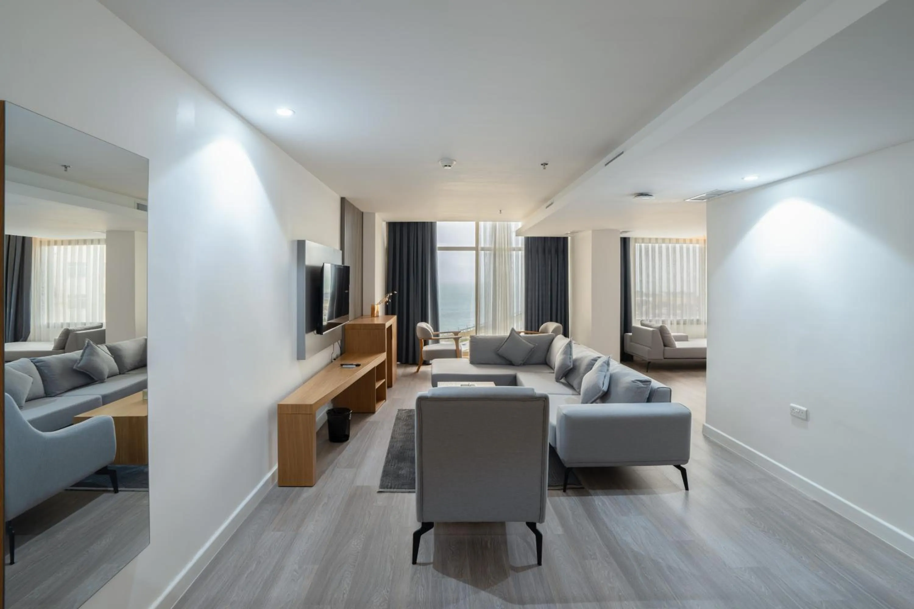 Living room in Plaza Athenee Hotel