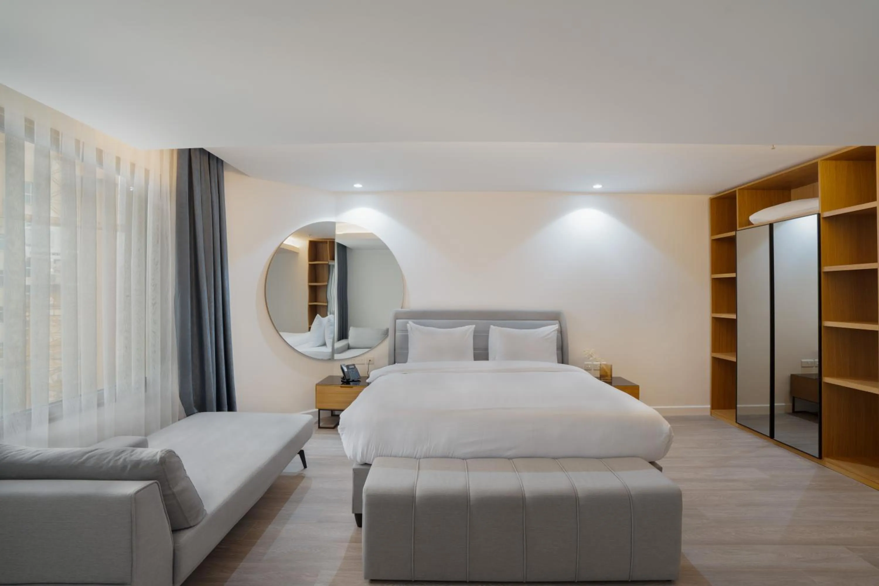Bedroom, Bed in Plaza Athenee Hotel