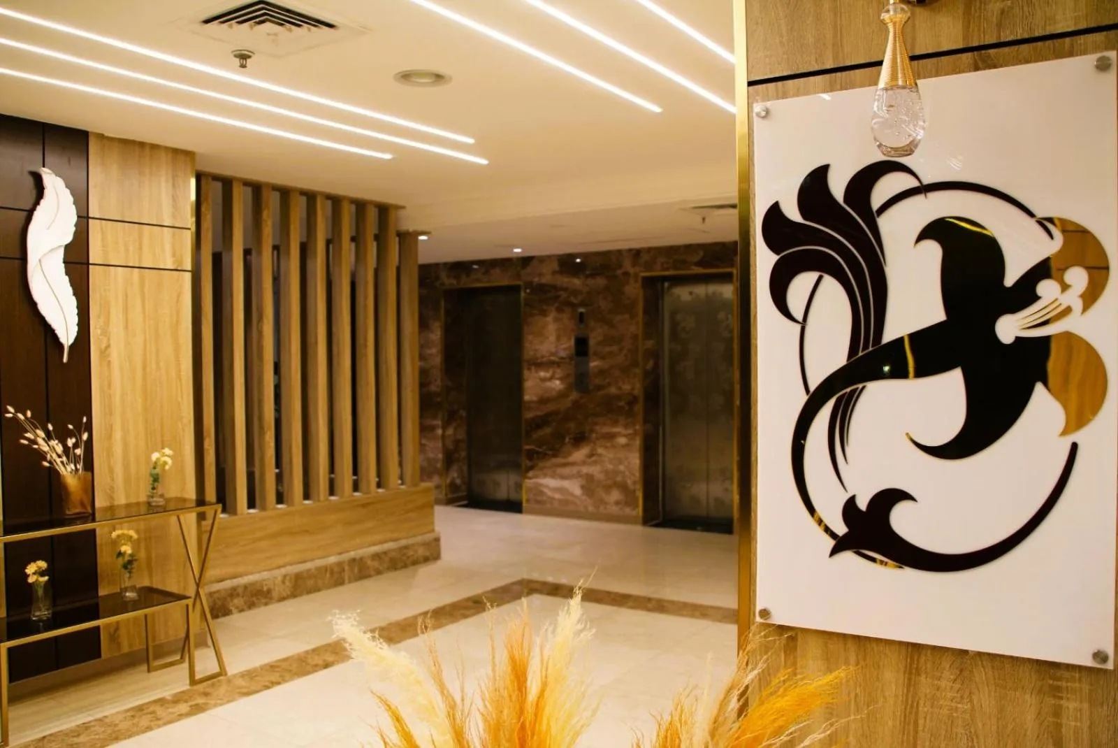 Decorative detail in Plaza Athenee Hotel