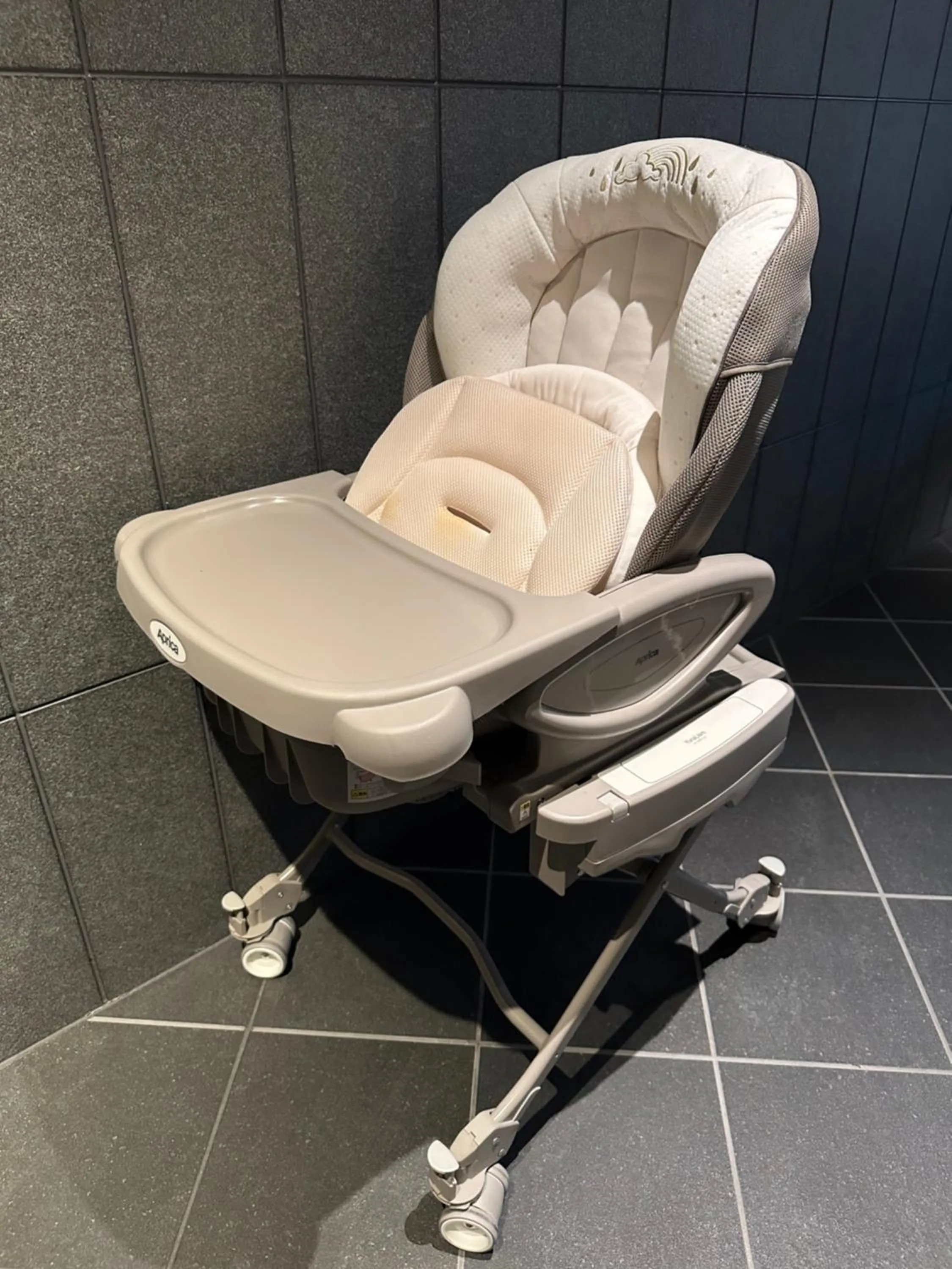 young children in hotel tou nishinotoin kyoto