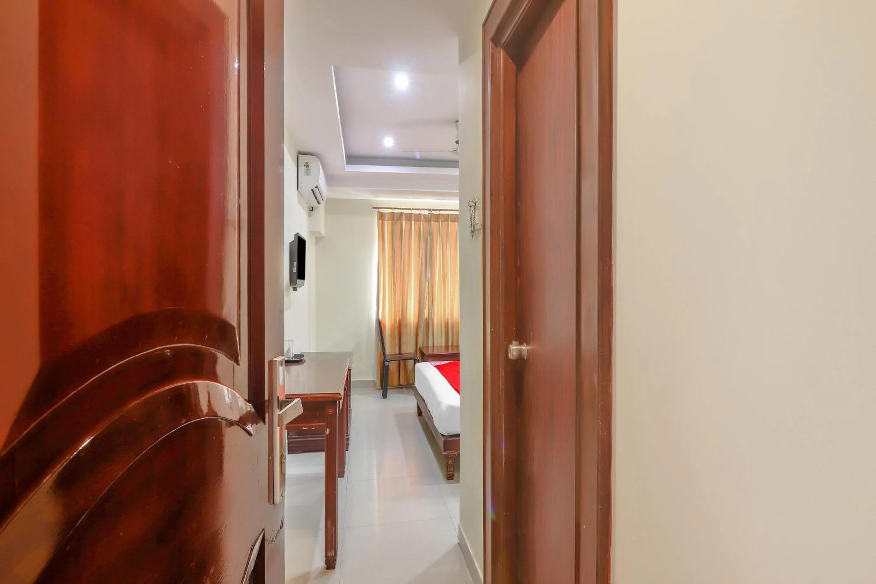 Bedroom, Bed in Hotel O Grandeur By orbit Hotels Near Chennai shopping mall