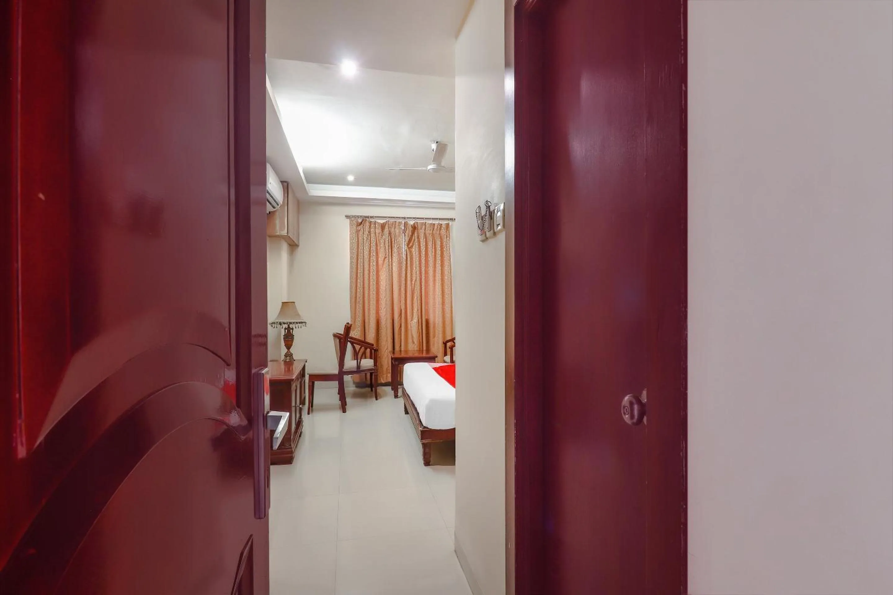 Bedroom, Bed in Super Hotel O Grandeur By orbit Hotels Near Chennai shopping mall
