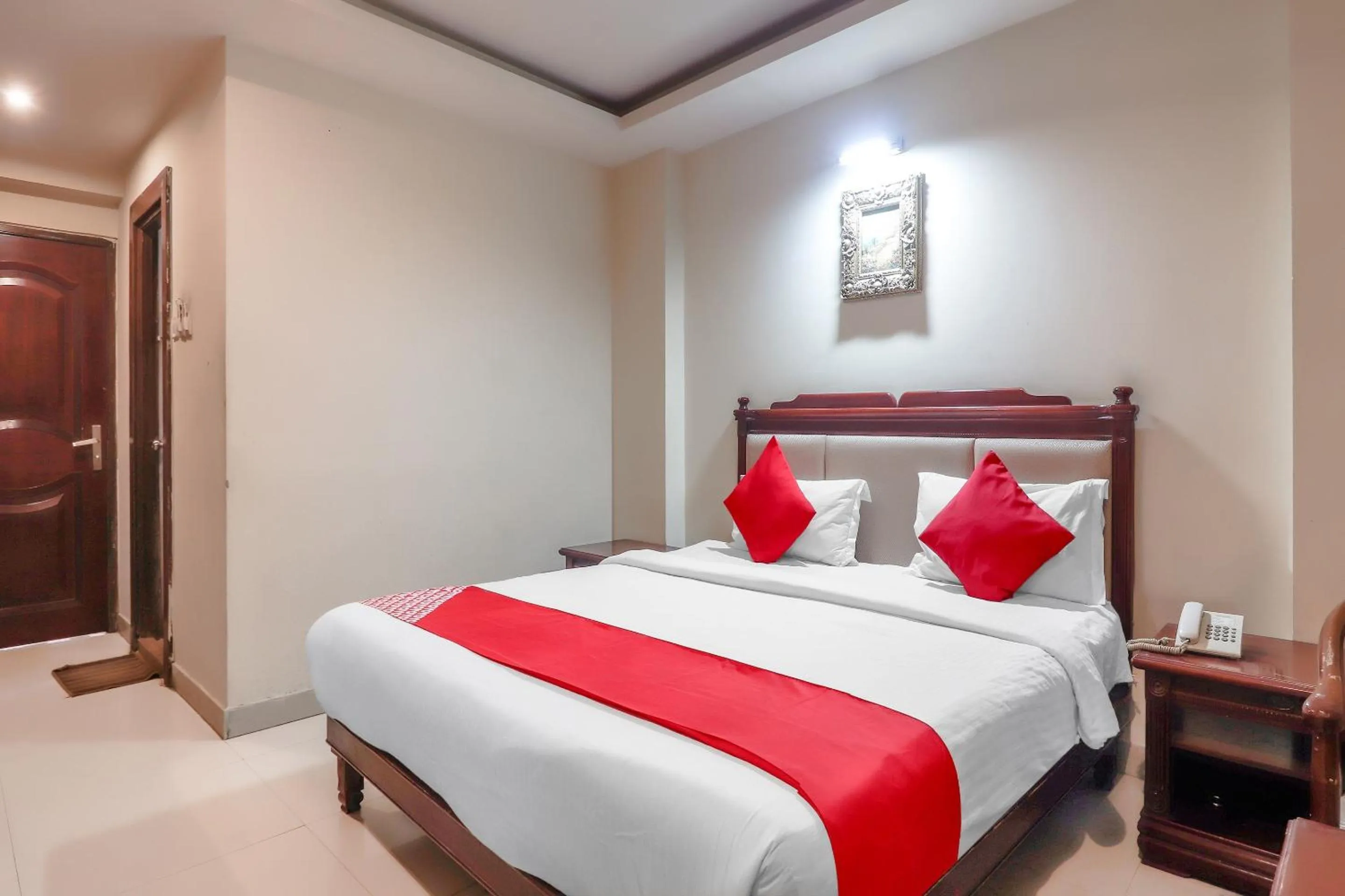 Bedroom, Bed in Hotel O Grandeur By orbit Hotels Near Chennai shopping mall