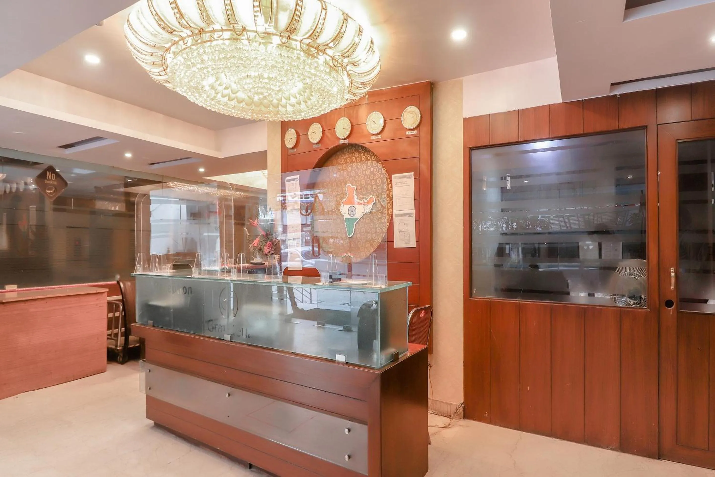 Lobby or reception in Hotel O Grandeur By orbit Hotels Near Chennai shopping mall