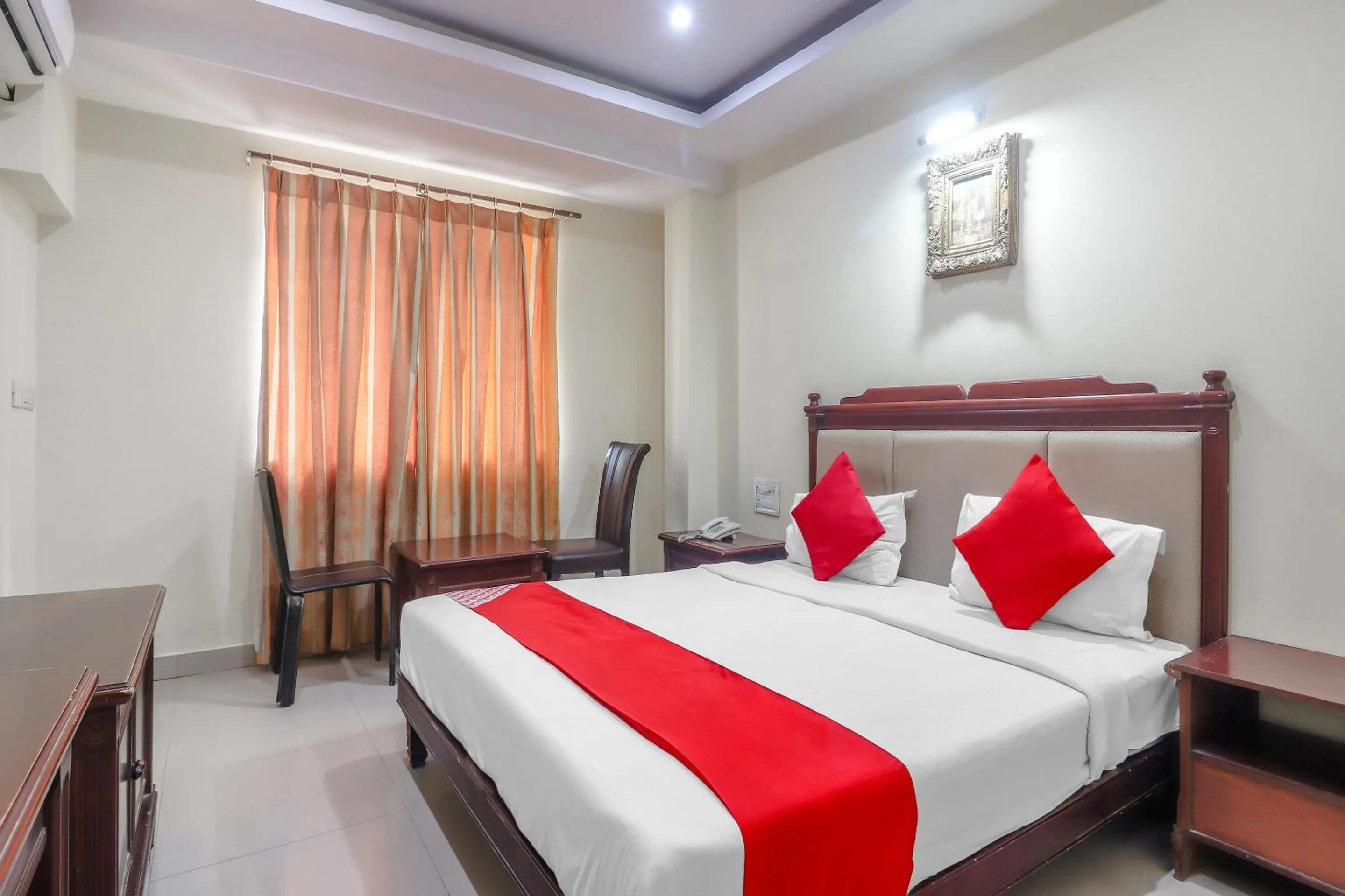 Bedroom, Bed in Hotel O Grandeur By orbit Hotels Near Chennai shopping mall