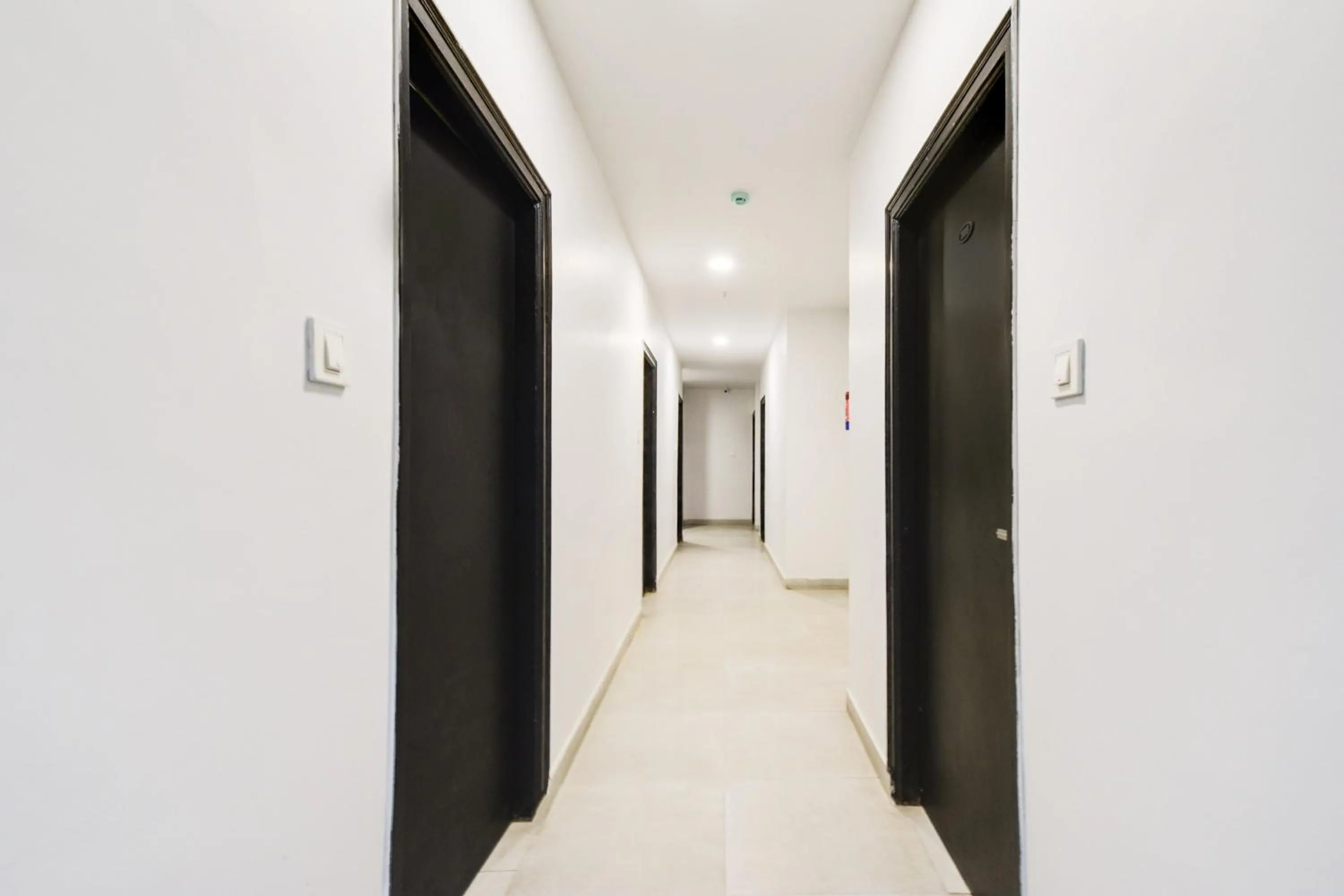 Lobby or reception in Super Townhouse Alwal Road