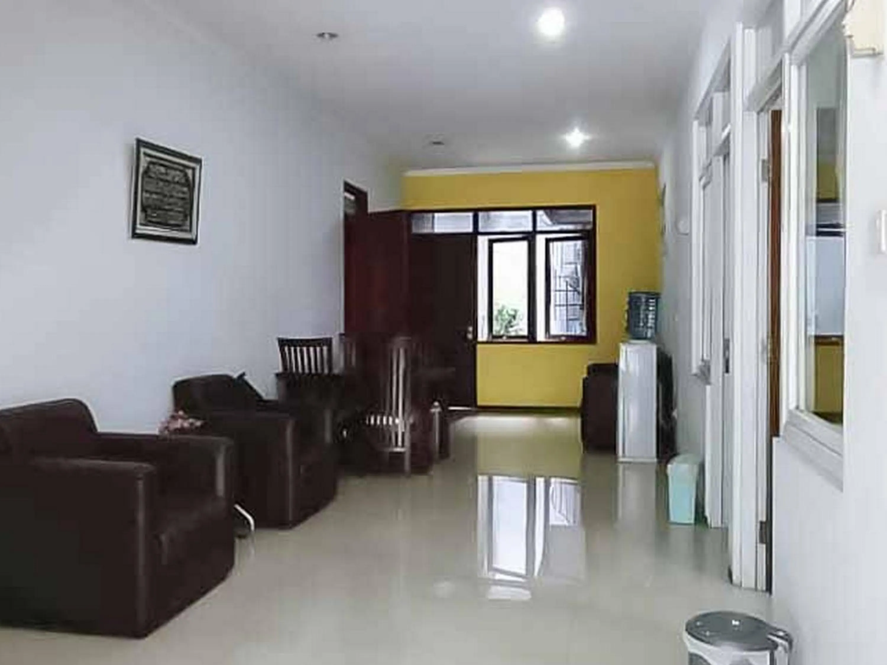 Lobby or reception in Aimer Guest House Syariah Mitra RedDoorz