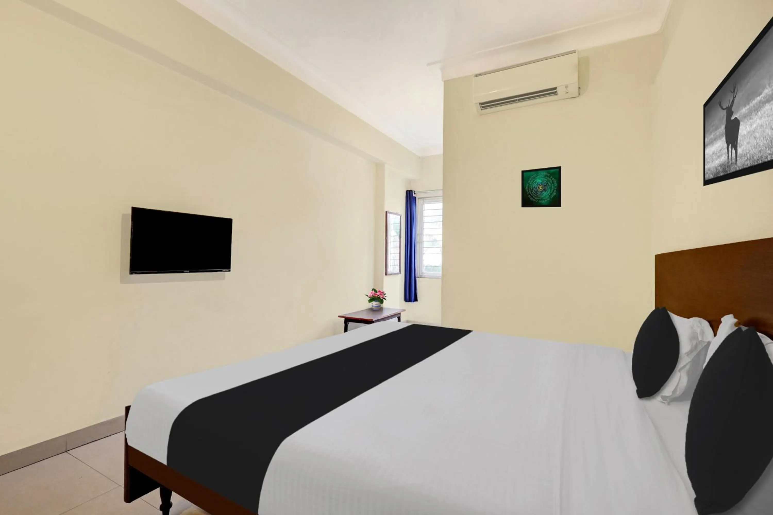 Bedroom, Bed in Super Collection O jagadamba Junction near Beach Road