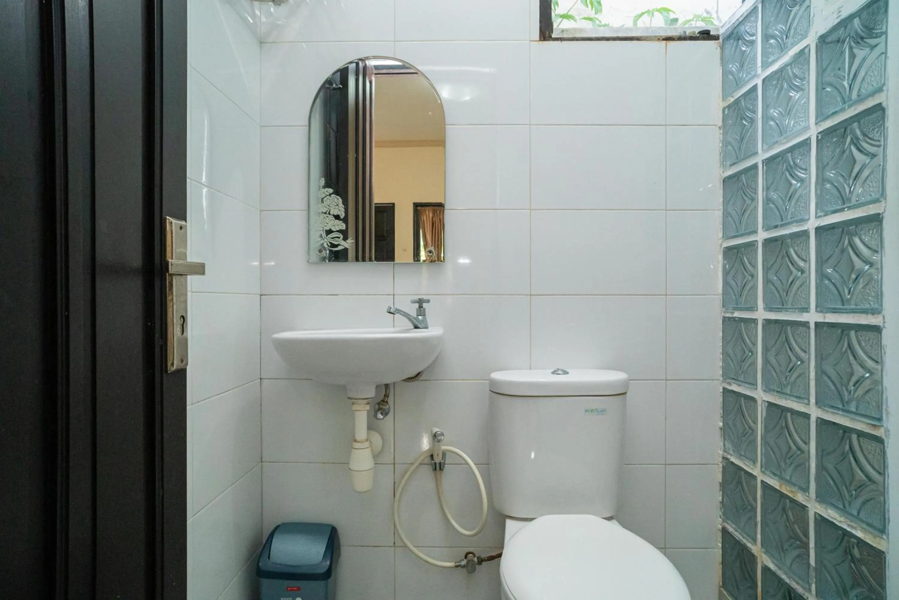 RedDoorz @ Wisma Pangrango