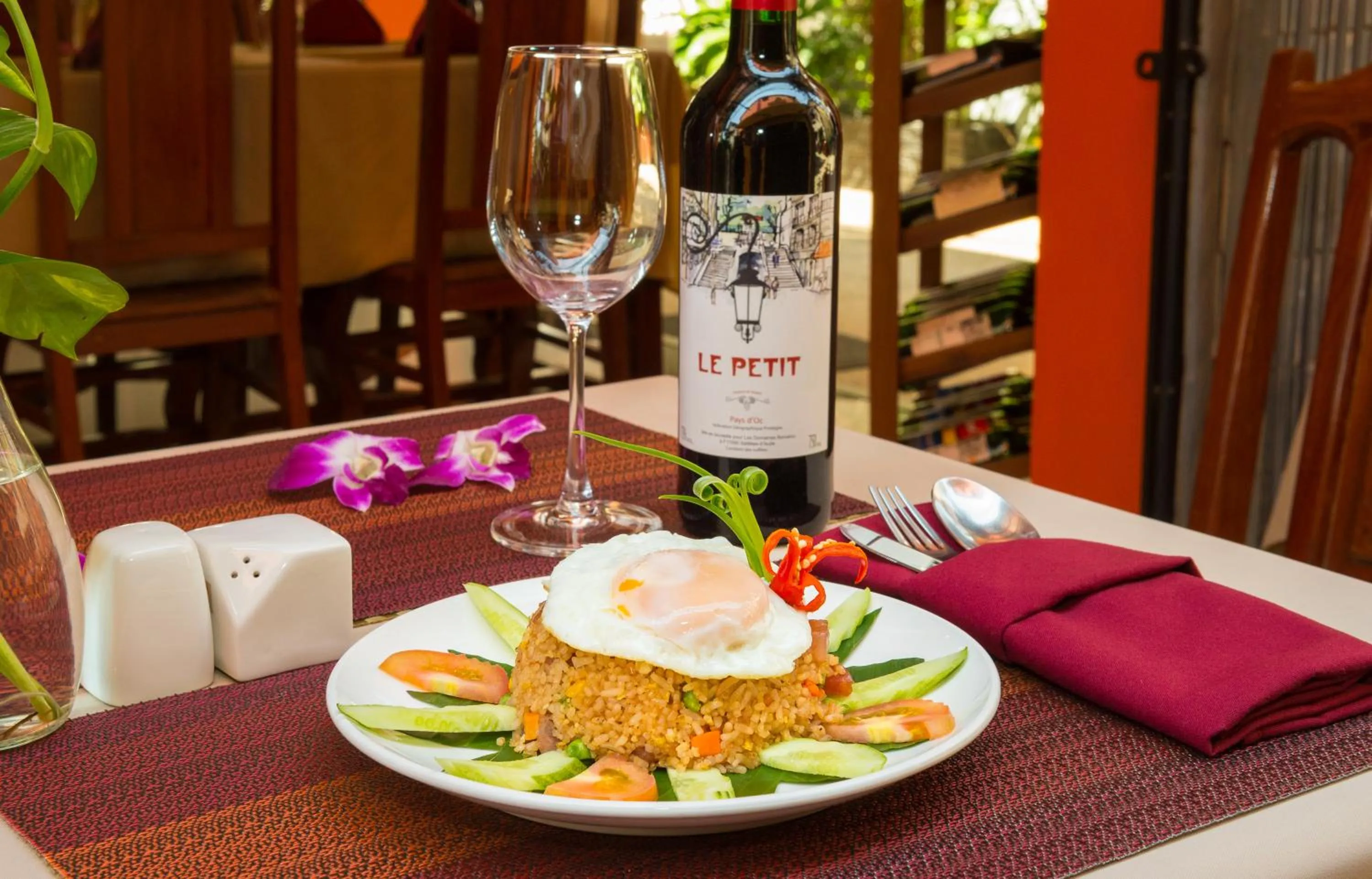 Breakfast in Saline Residence