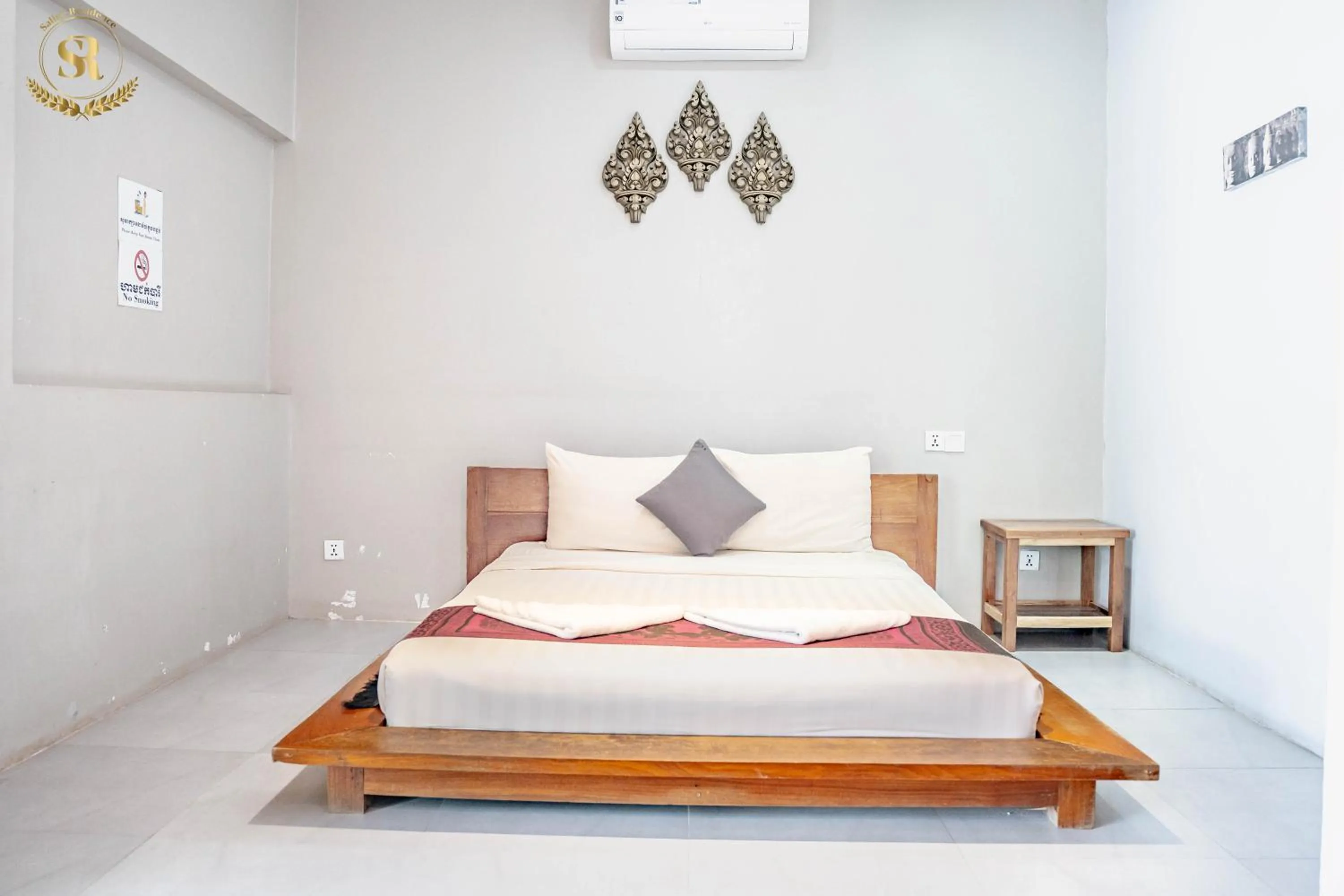 Bed in Saline Residence