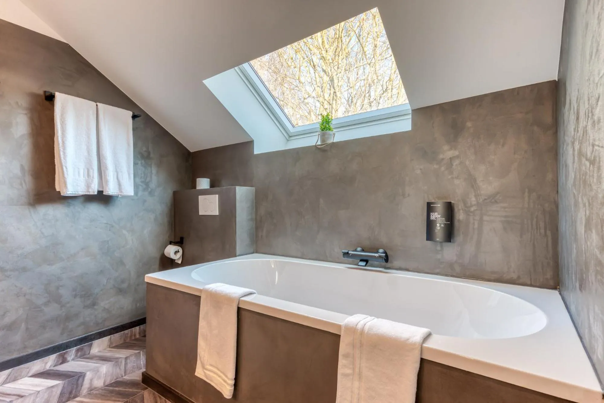 Bathroom in Les Chambres du Vieux Château