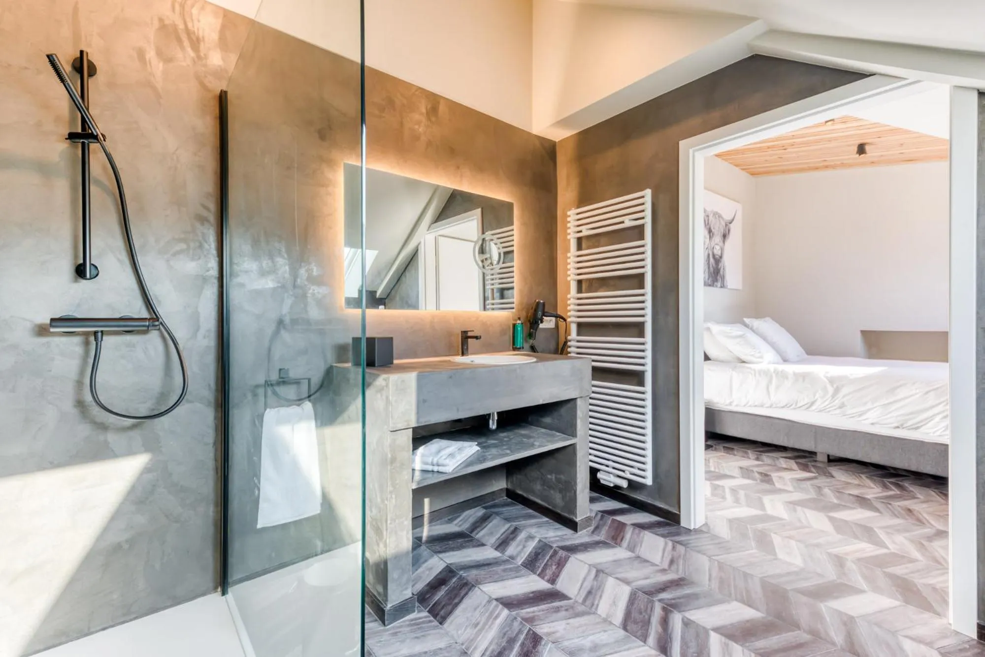 Bathroom, Bed in Les Chambres du Vieux Château