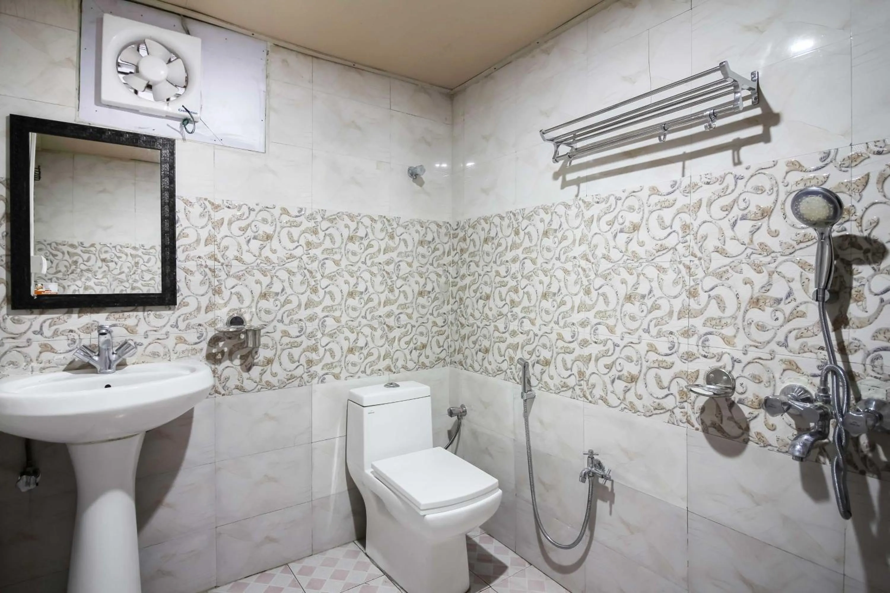 Bathroom in Glamwood Resort Dhanaulti, Ranked 1 in Dhanaulti