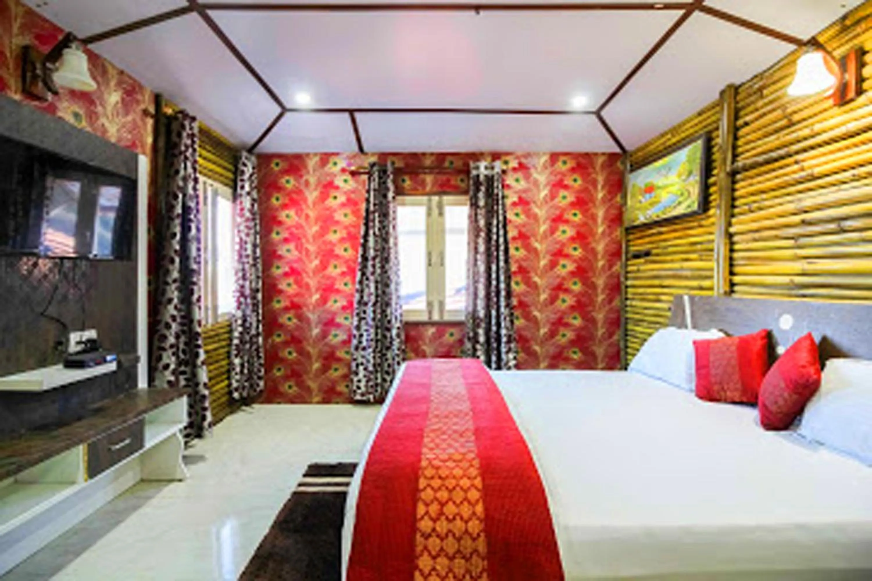 Photo of the whole room, Bed in Glamwood Resort Dhanaulti, Ranked 1 in Dhanaulti