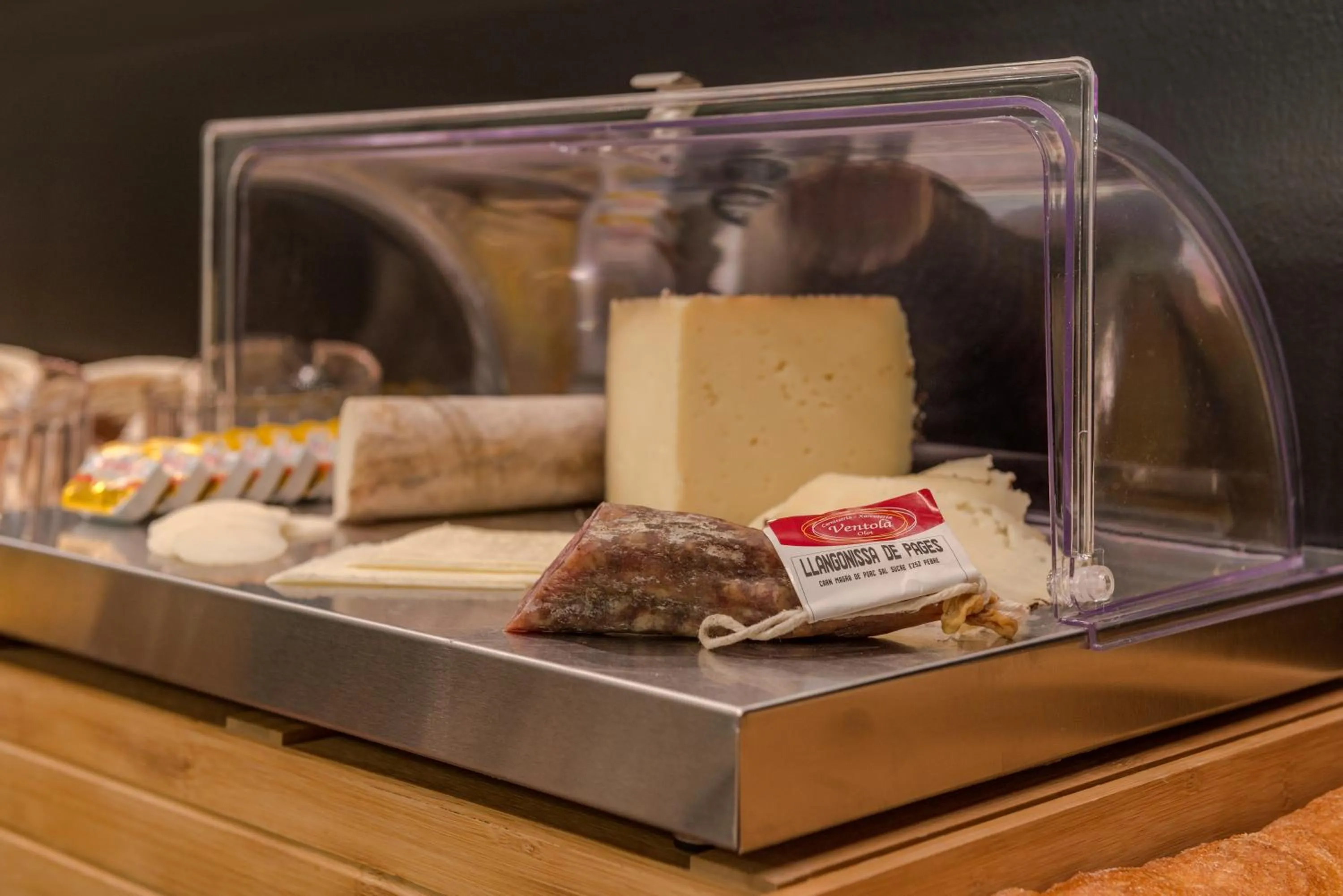 Buffet breakfast in Hotel Olot Centre