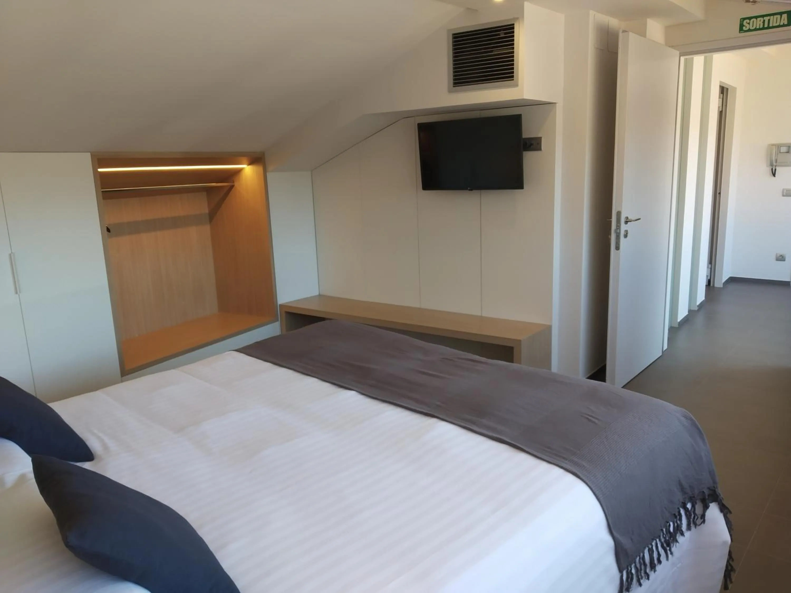 Bedroom, Bed in Hotel Olot Centre