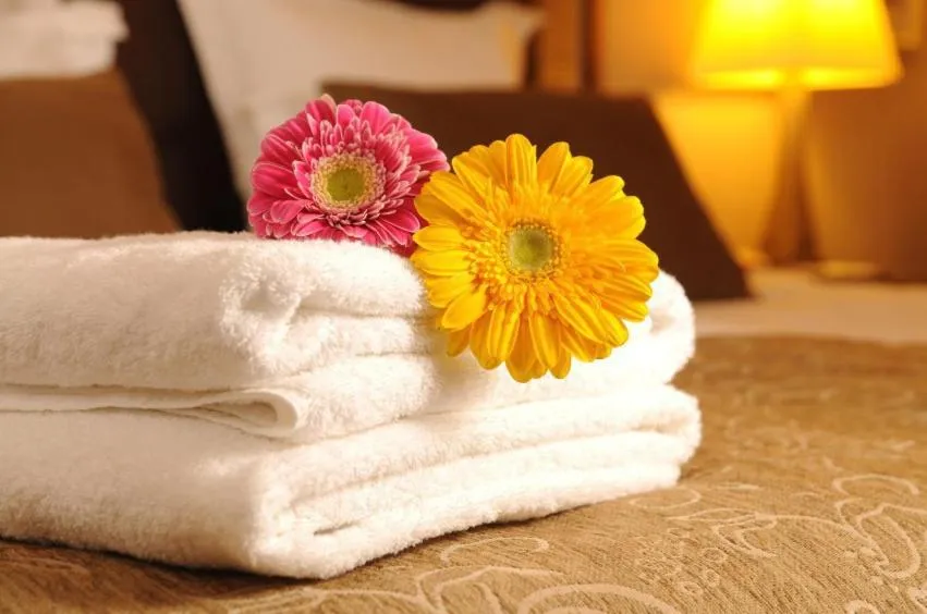 towels, Bed in Hotel Am Markt Nordenham