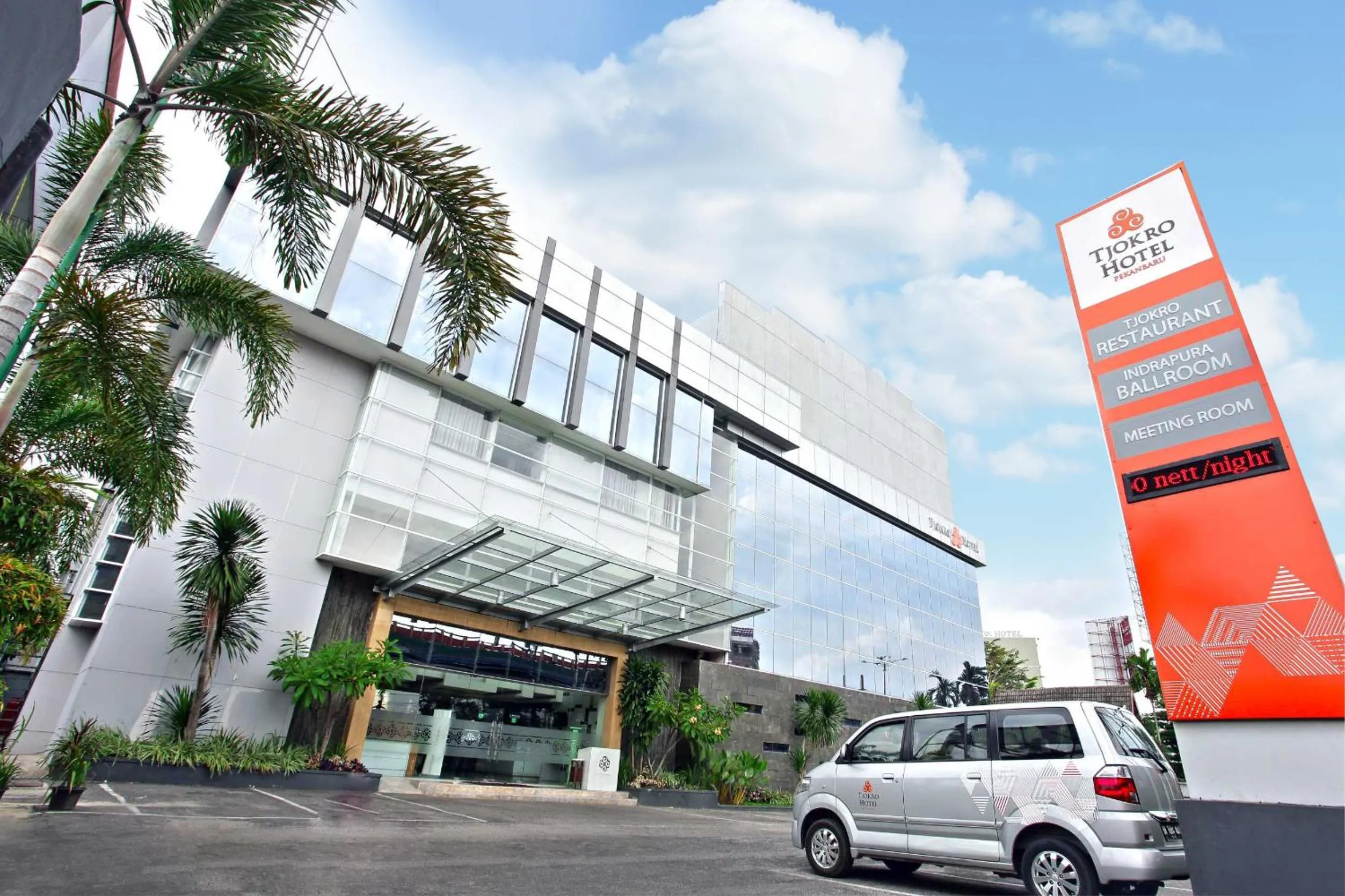 Facade/entrance in Tjokro Hotel Pekanbaru