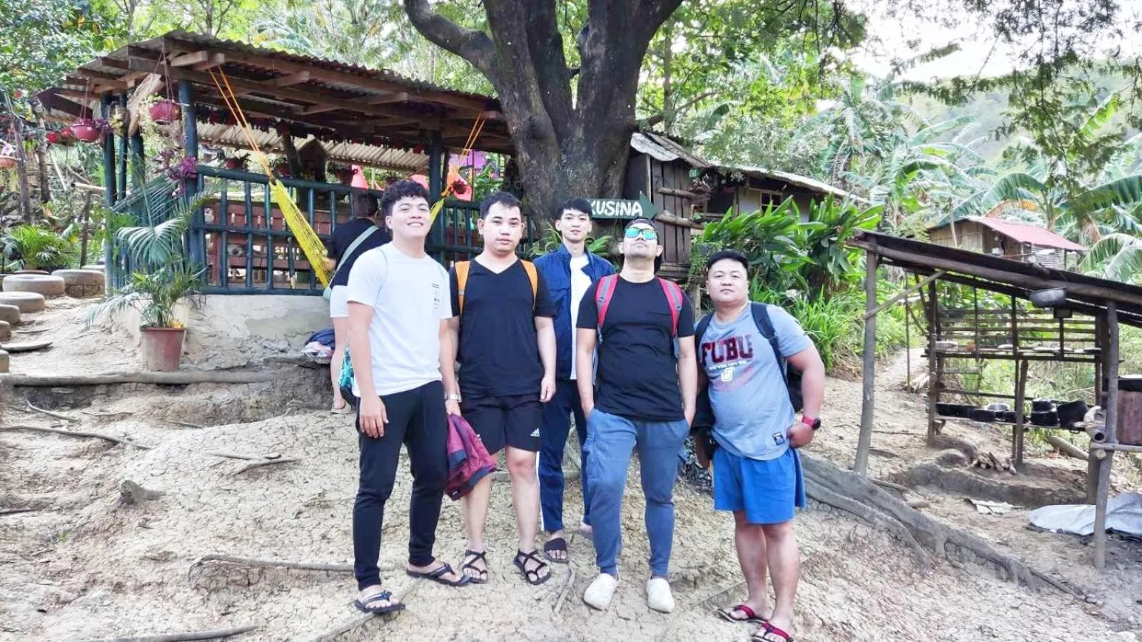 Raw Camping at Camping Paradise Singalong Mountain Garden