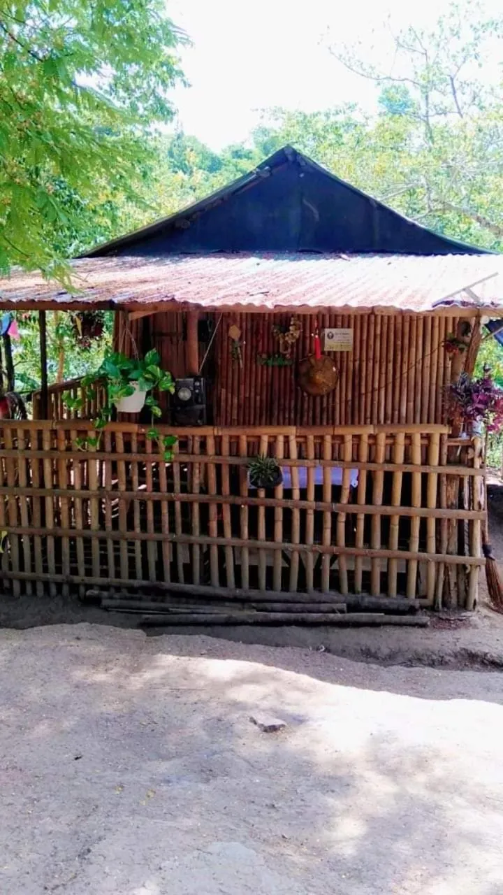 Raw Camping at Camping Paradise Singalong Mountain Garden